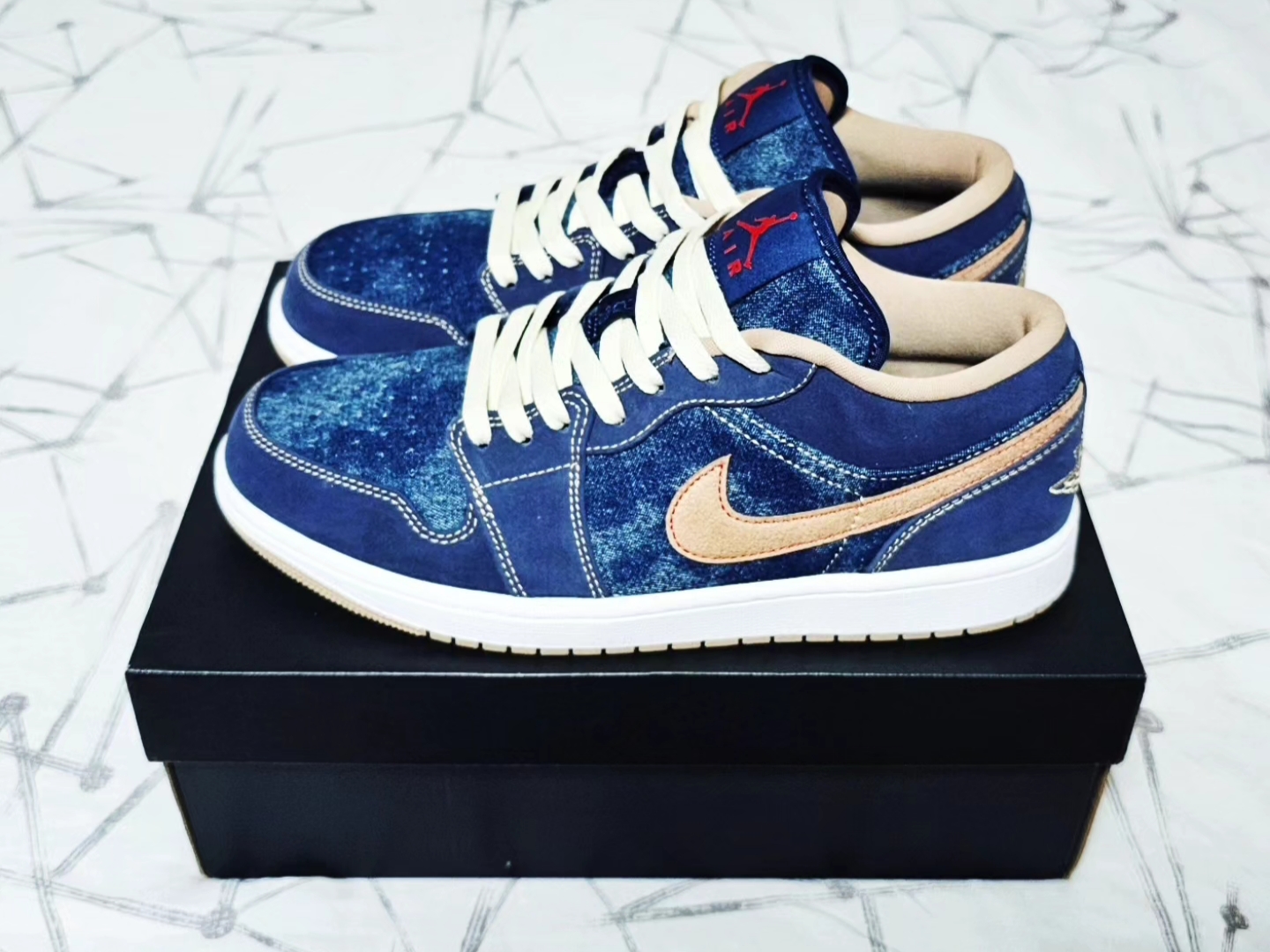 Jordan 1 Low SE Denim 착용 스타일 - 2