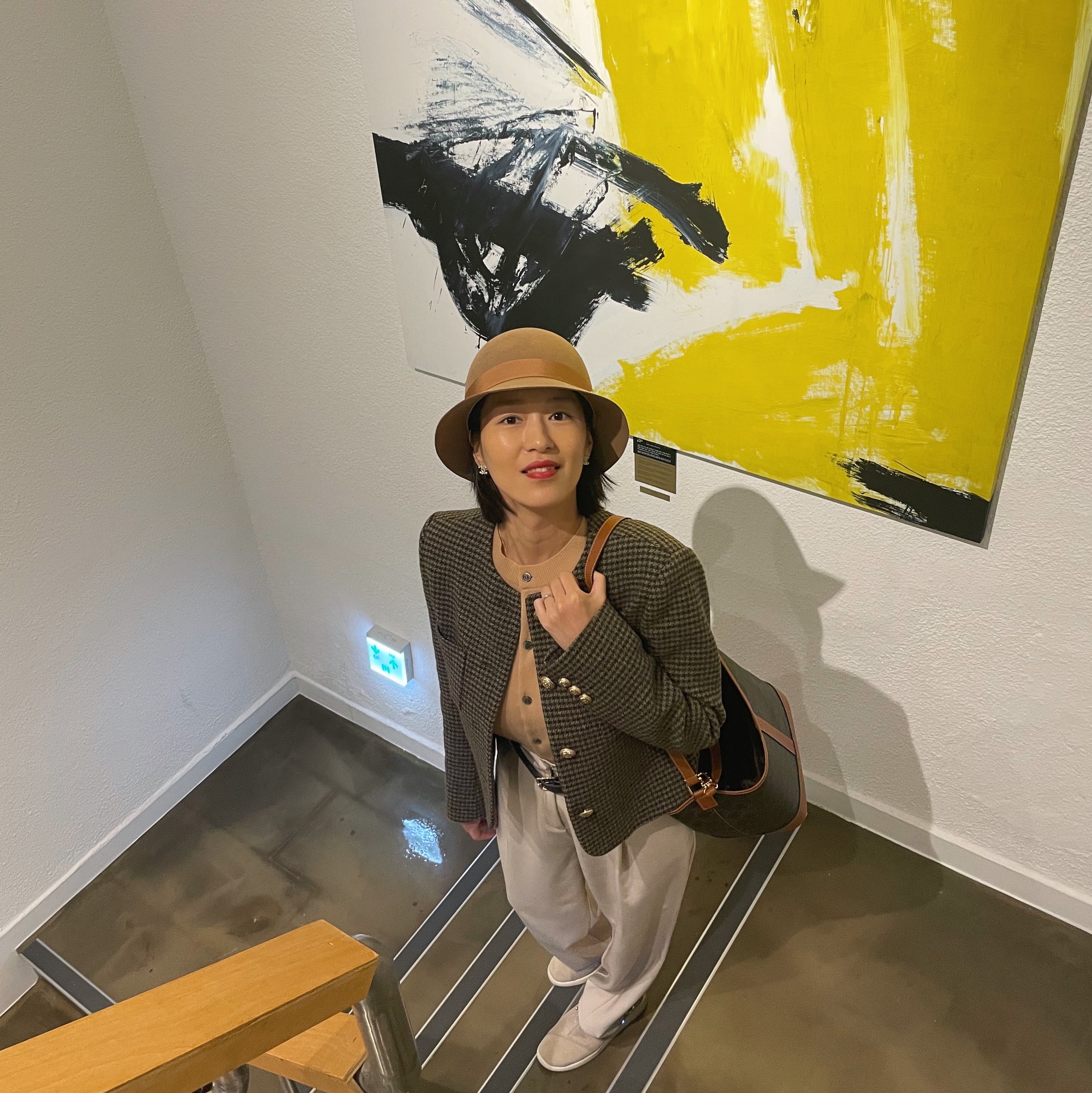 (W) Helen Kaminski Etta Conscious Camel 착용 스타일 - 1