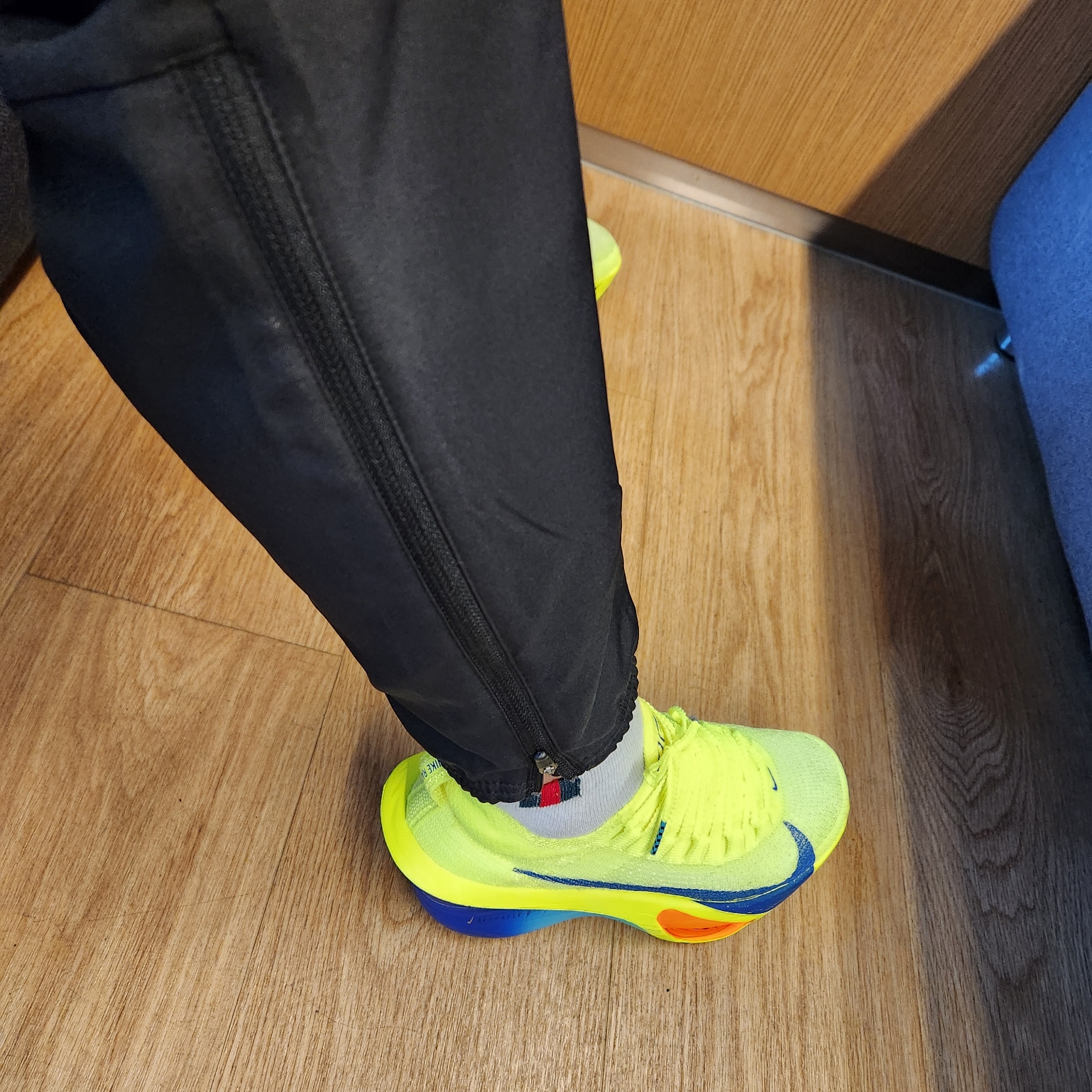 (W) Nike Air Zoom Alphafly Next% 3 Volt 착용 스타일 - 2