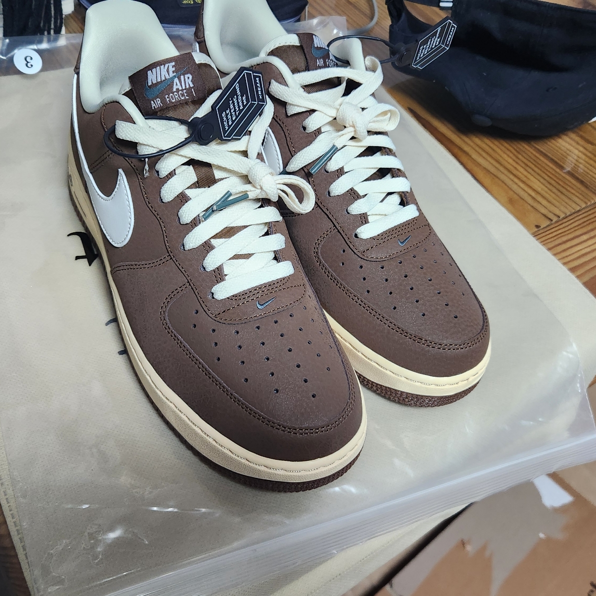 Nike Air Force 1 '07 Cacao Wow Coconut Milk 착용 스타일