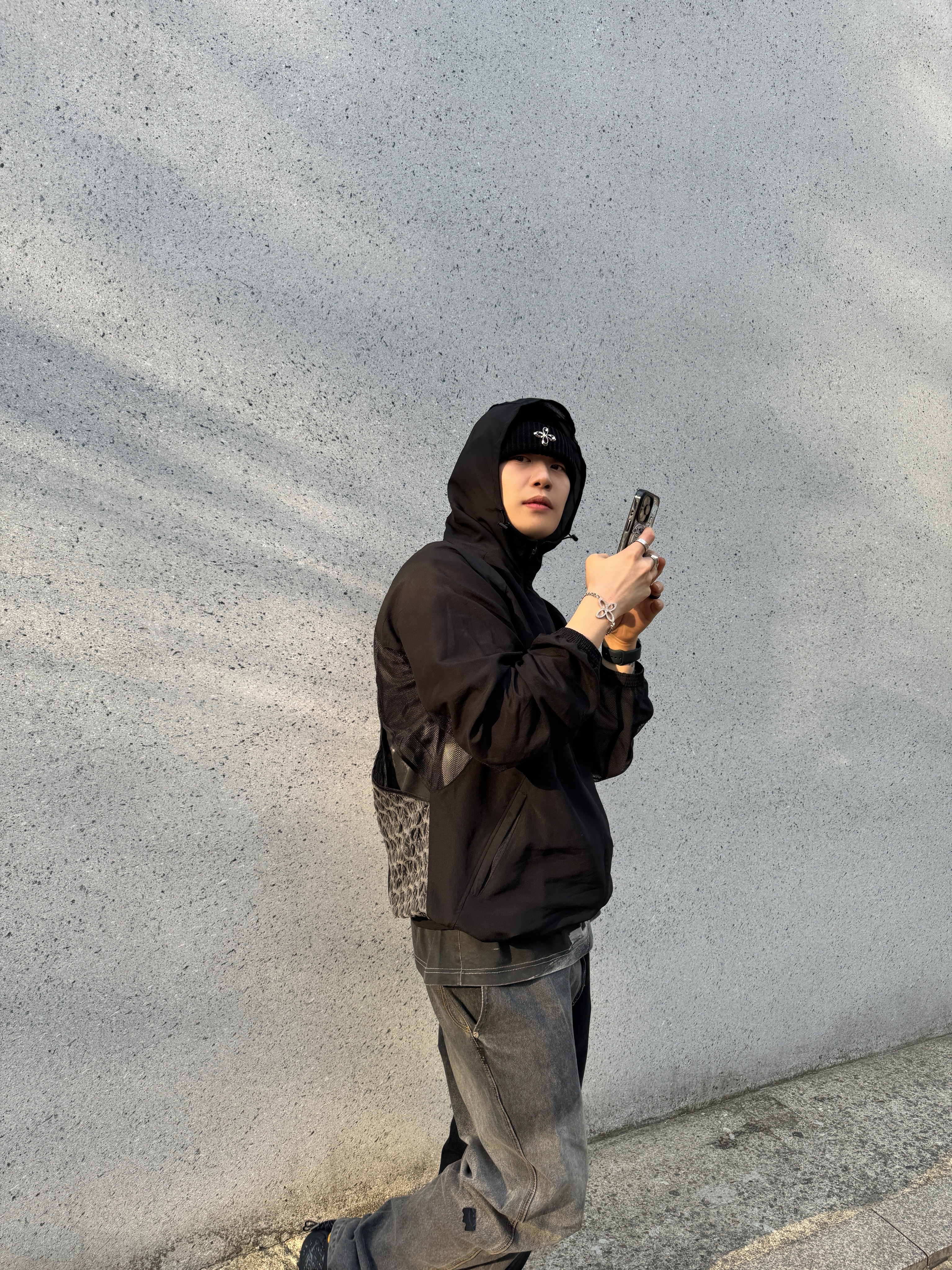 Surgery Clover Logo Beanie Ver.2 Black, Xlim EP.5 07 Jacket Black 착용 스타일 - 1