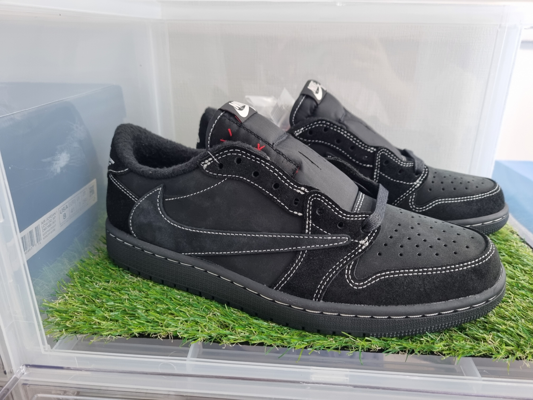 Jordan 1 x Travis Scott Retro Low OG SP Black Phantom 착용 스타일