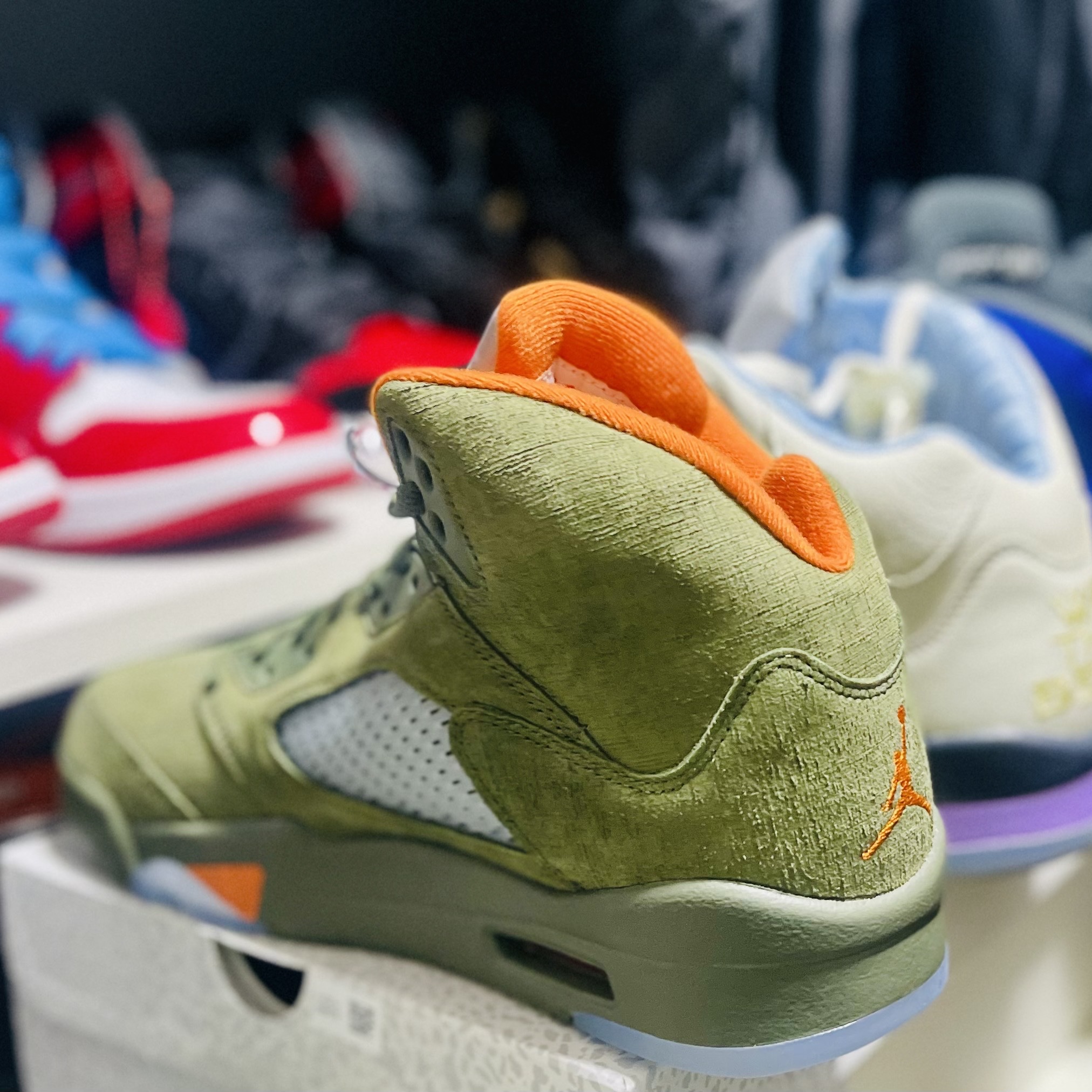 Jordan 5 Retro Olive 2024, Jordan 4 Retro Bred Reimagined 착용 스타일 - 2