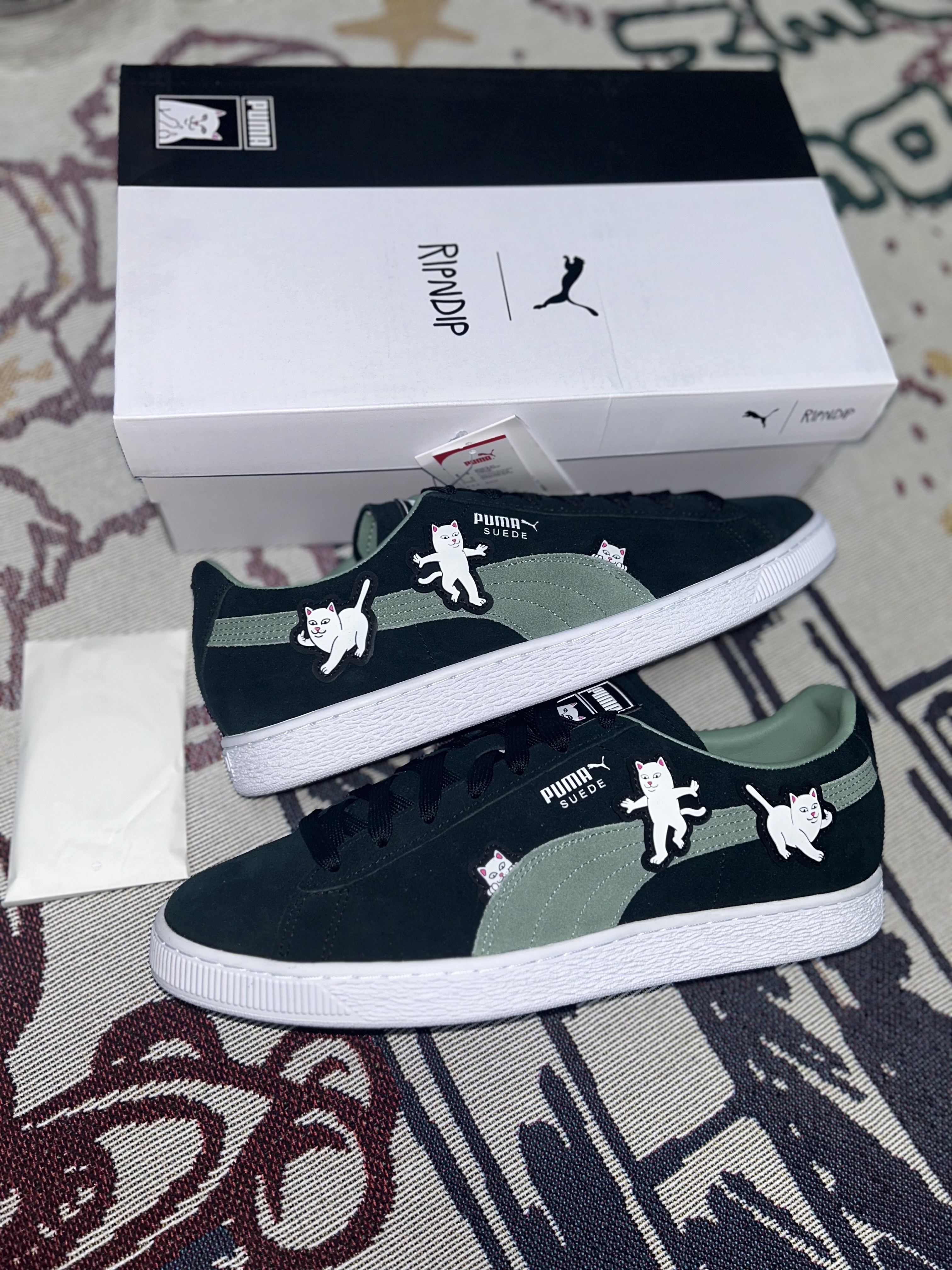 Puma x RIPNDIP Suede Black Eucalyptus 착용 스타일 - 1
