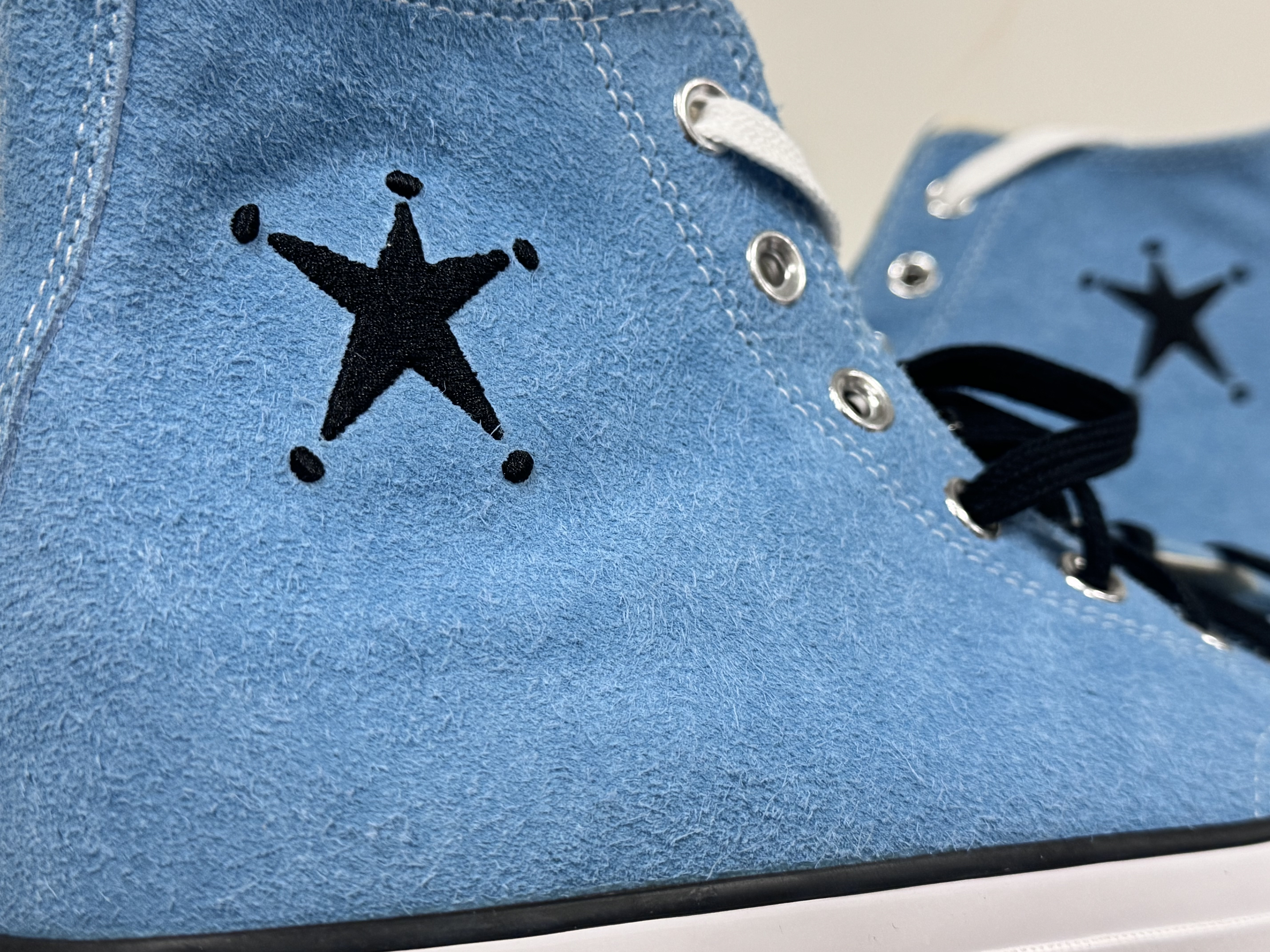 Converse x Stussy Chuck 70 Hi Sky Blue 착용 스타일 - 2