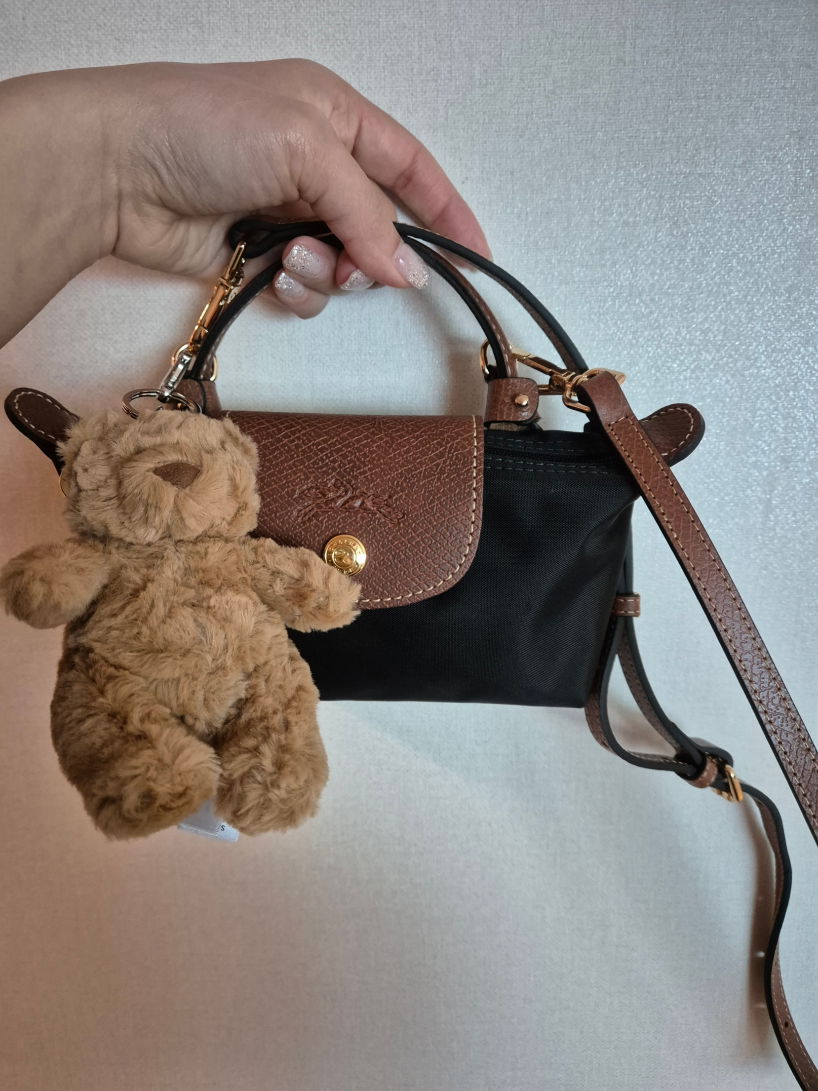Jellycat Bartholomew Bear Bag Charm Brown 착용 스타일