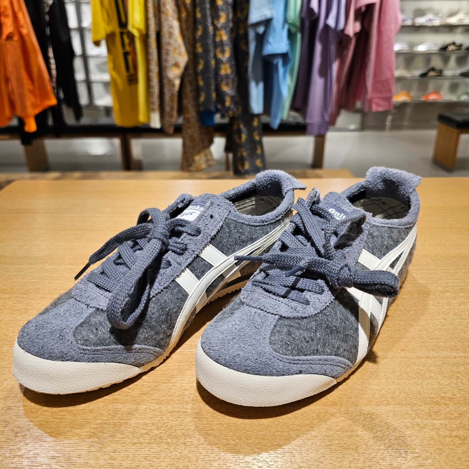 Onitsuka Tiger Mexico 66 Metropolis Cream 착용 스타일 - 2