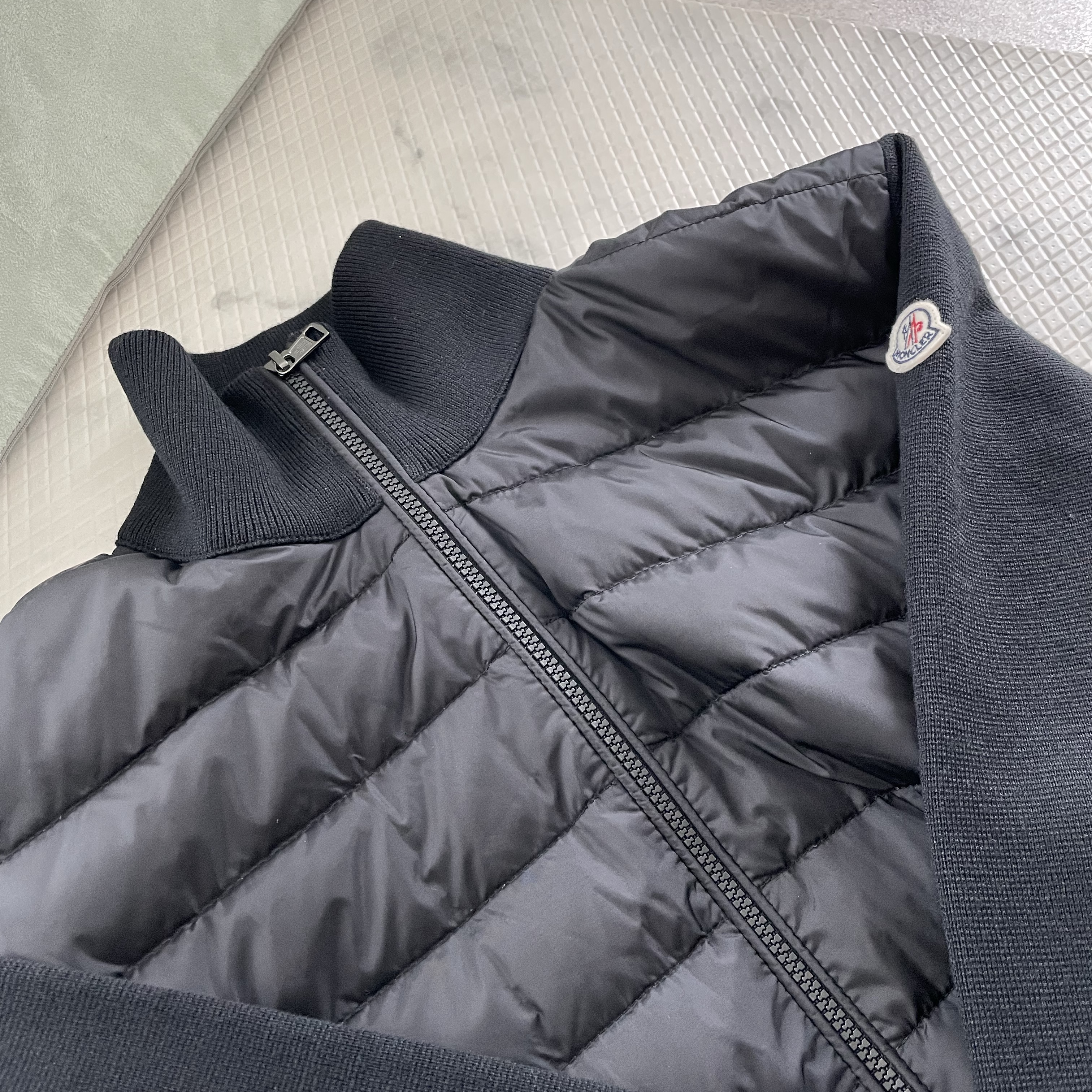 Moncler Padded Wool Cardigan Black - 23FW 착용 스타일 - 2