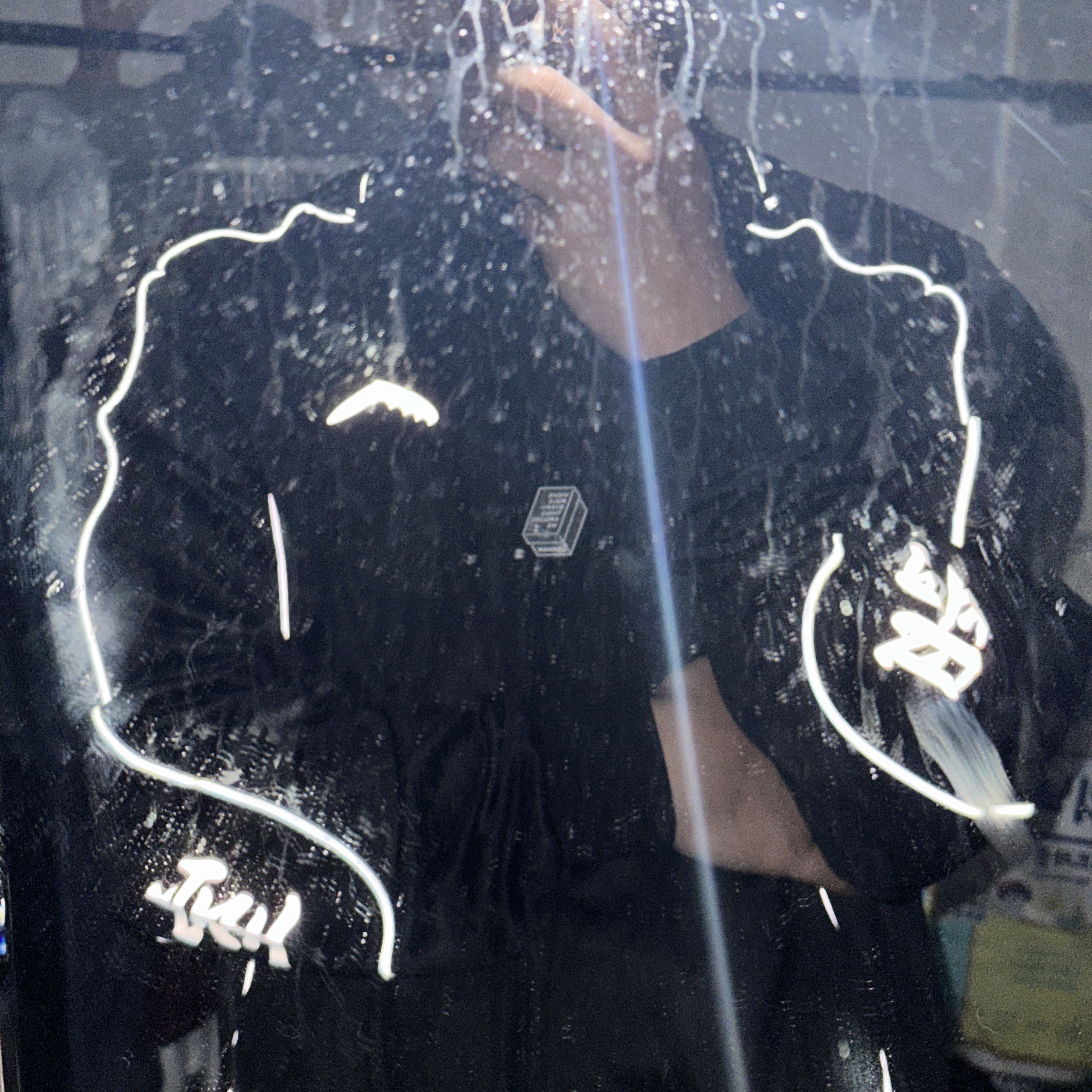 Darkr8m Studio x Hardhitters Refelective Track Top Black 착용 스타일 - 2