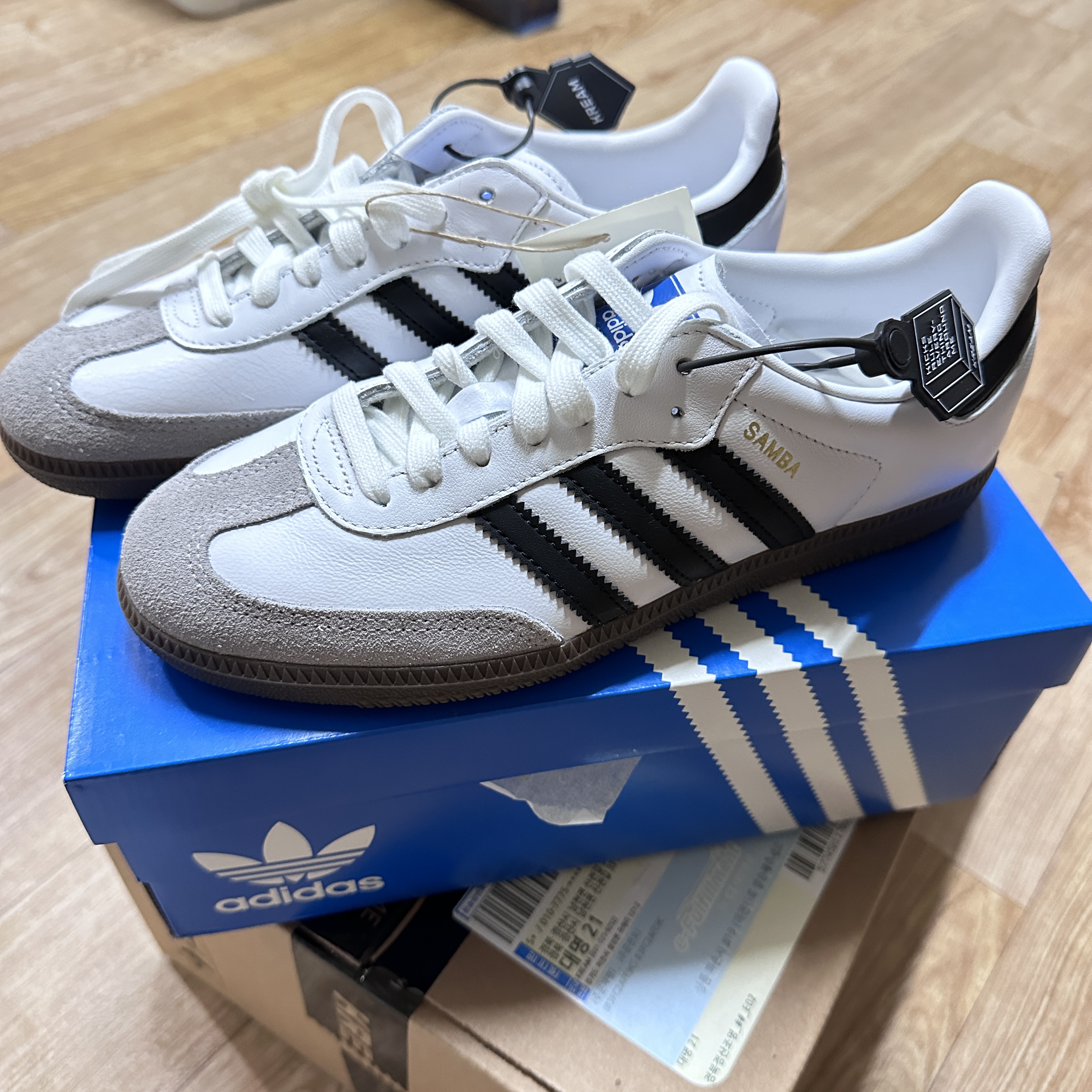 Adidas Samba OG Cloud White 착용 스타일