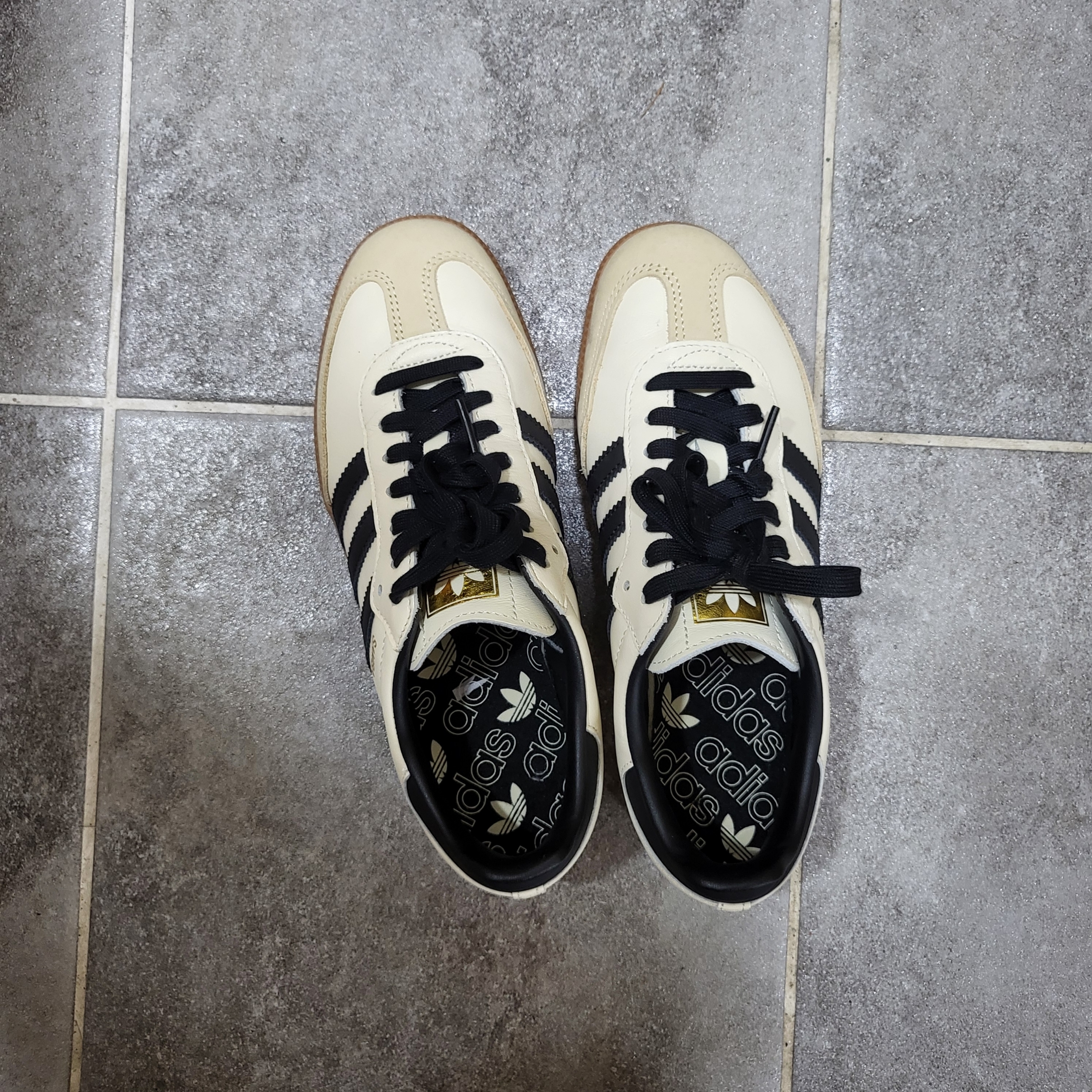 (W) Adidas Samba OG Cream White Core Black 착용 스타일 - 1