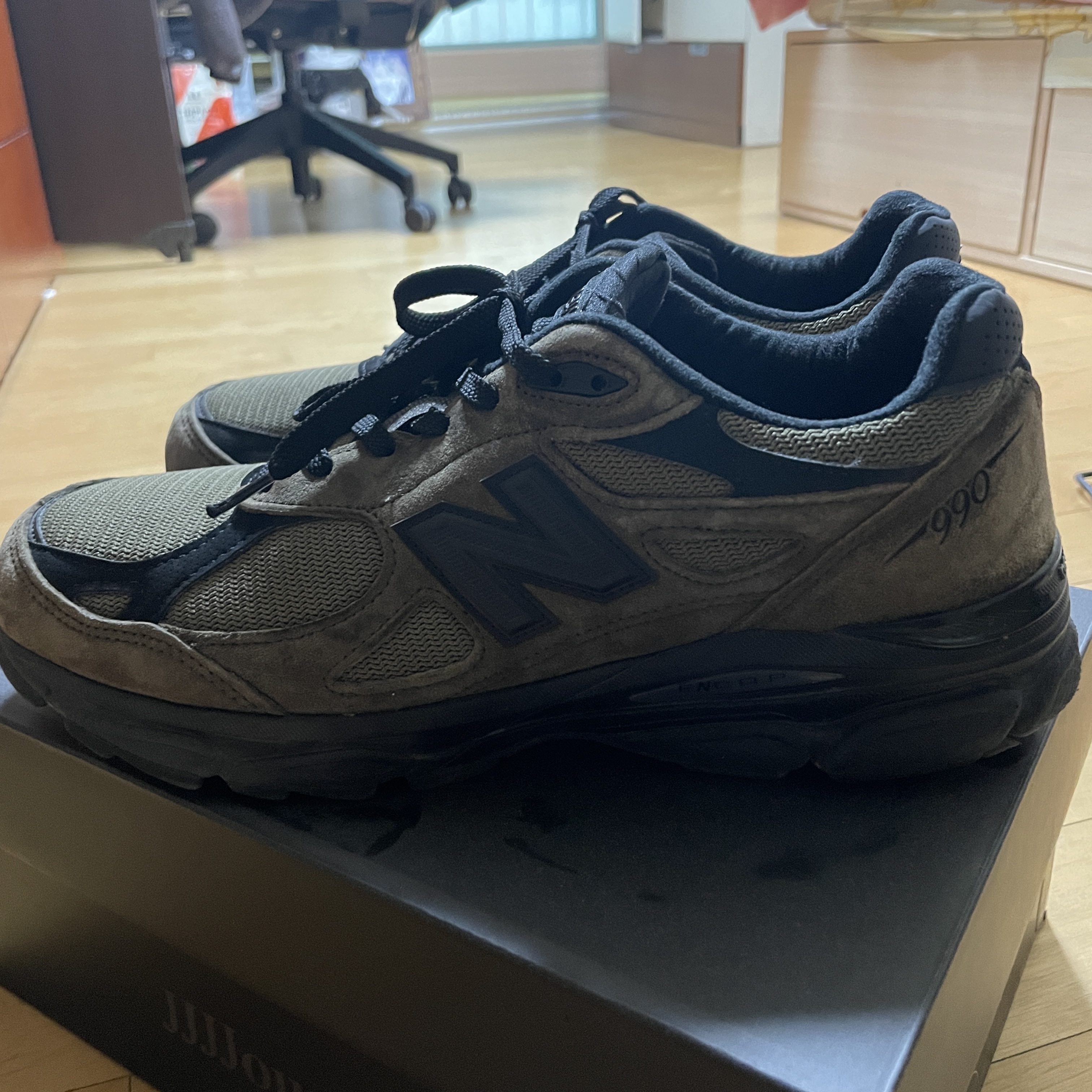 New Balance x JJJJound 990v3 Brown Black 착용 스타일