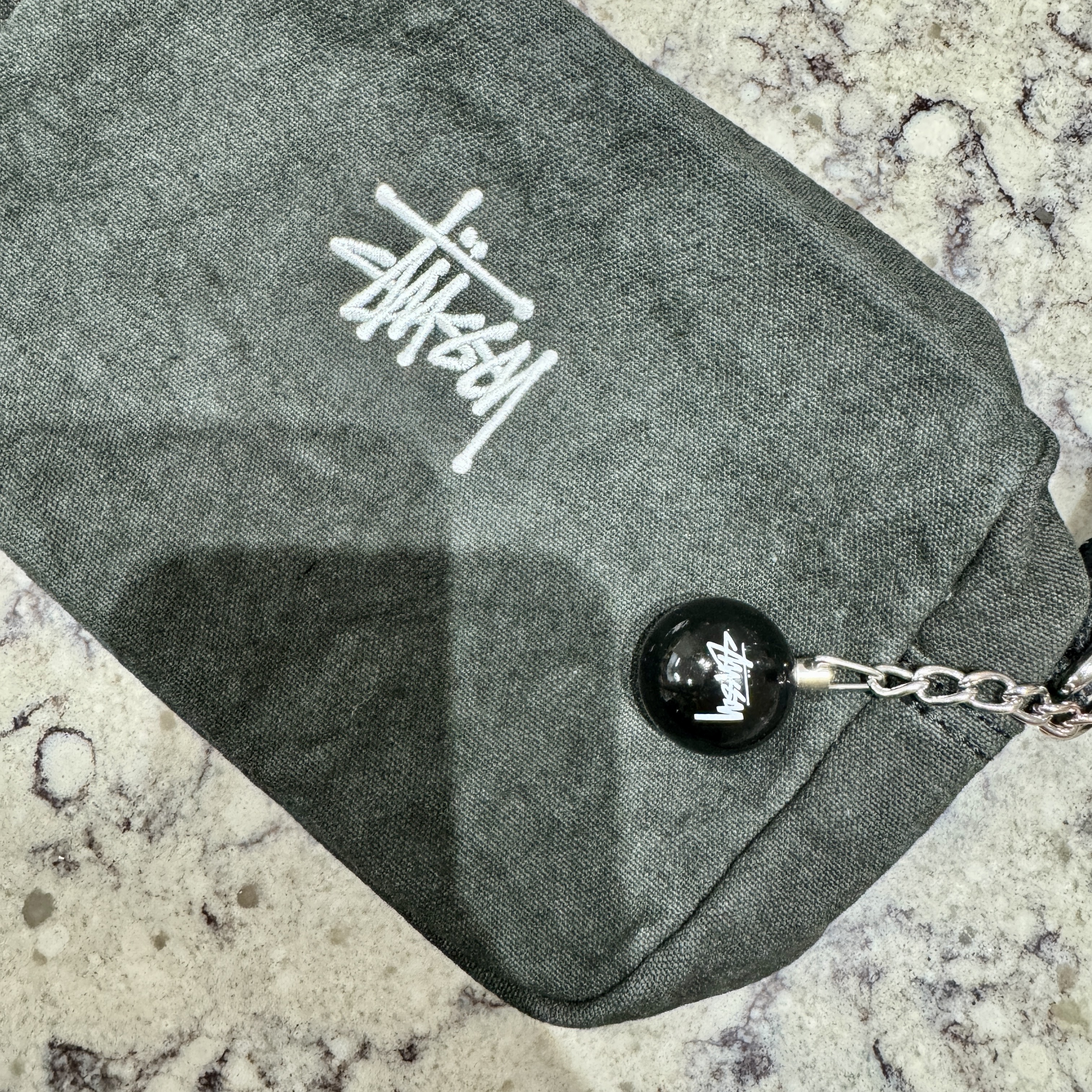Stussy Canvas Side Pouch Washed Black 착용 스타일 - 1