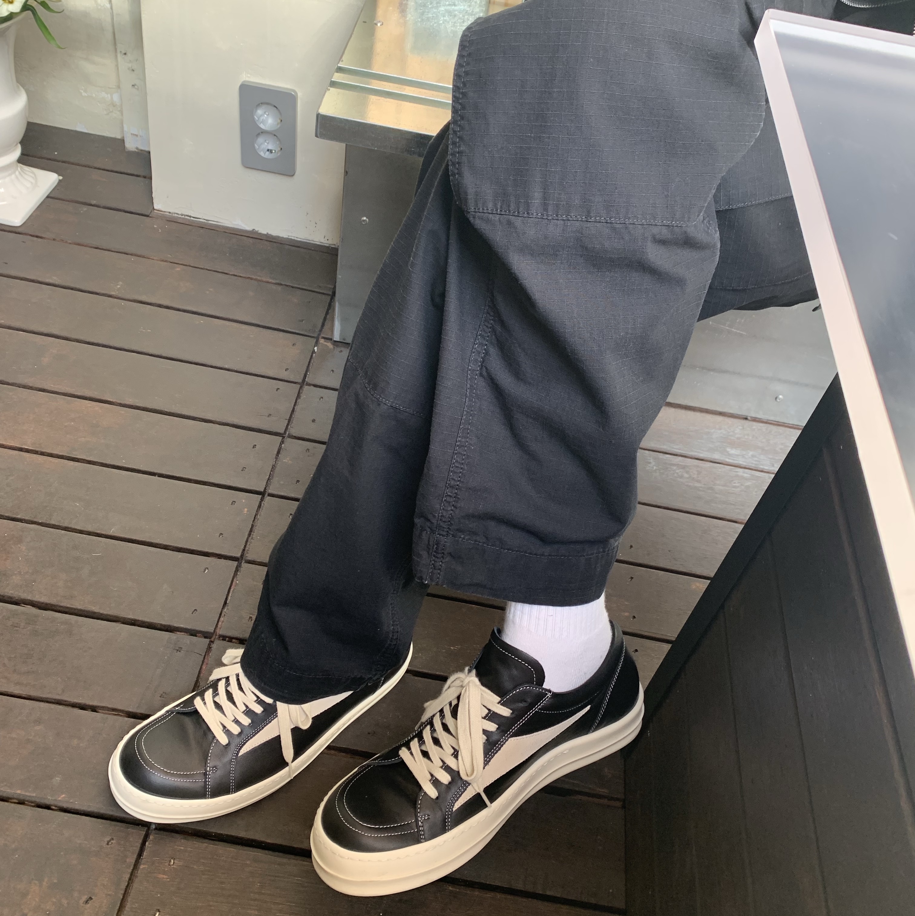 Bottega Veneta Cotton Twill Jacket Black, Rick Owens Luxor Vintage Sneakers Black Milk 착용 스타일 - 2