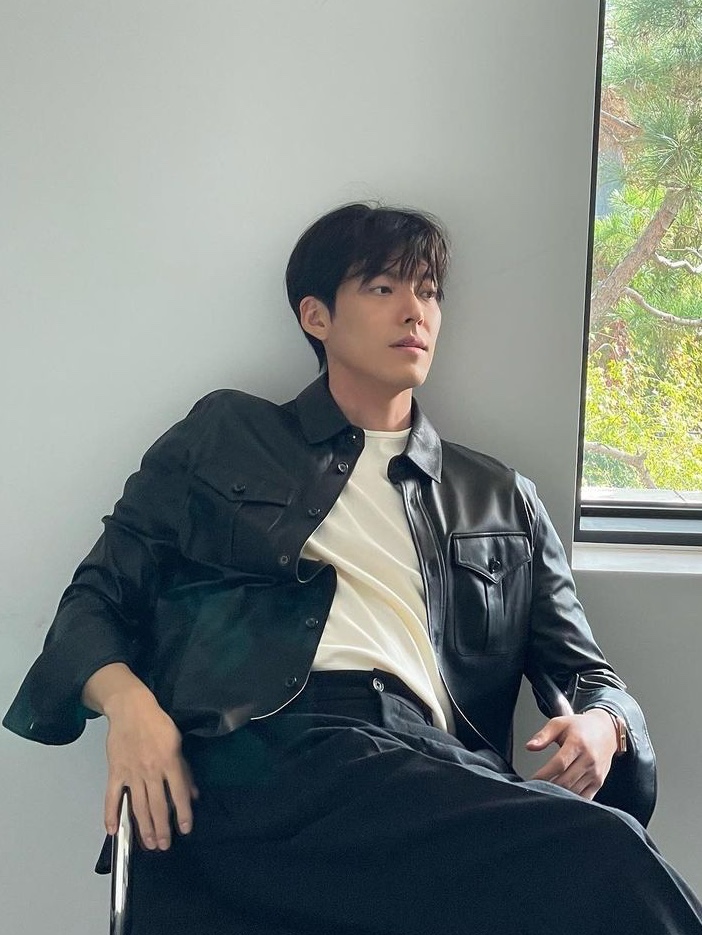 Covernat Vegan Leather Trucker Jacket Black, Gucci Leather Bomber Jacket Black 착용 스타일 - 4