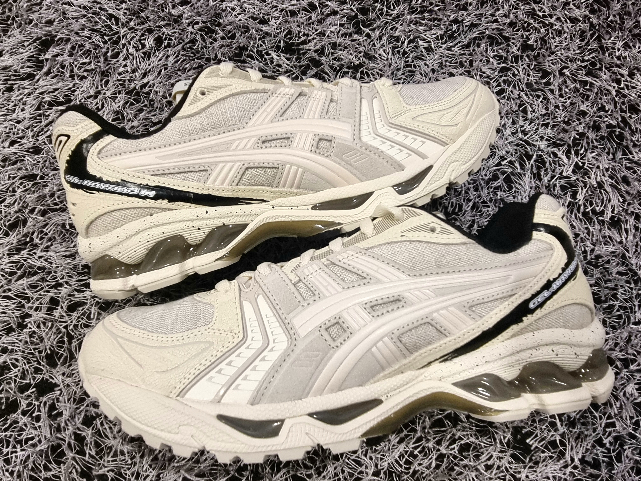 Asics Gel-Kayano 14 Imperfection Pack Cream 착용 스타일 - 2