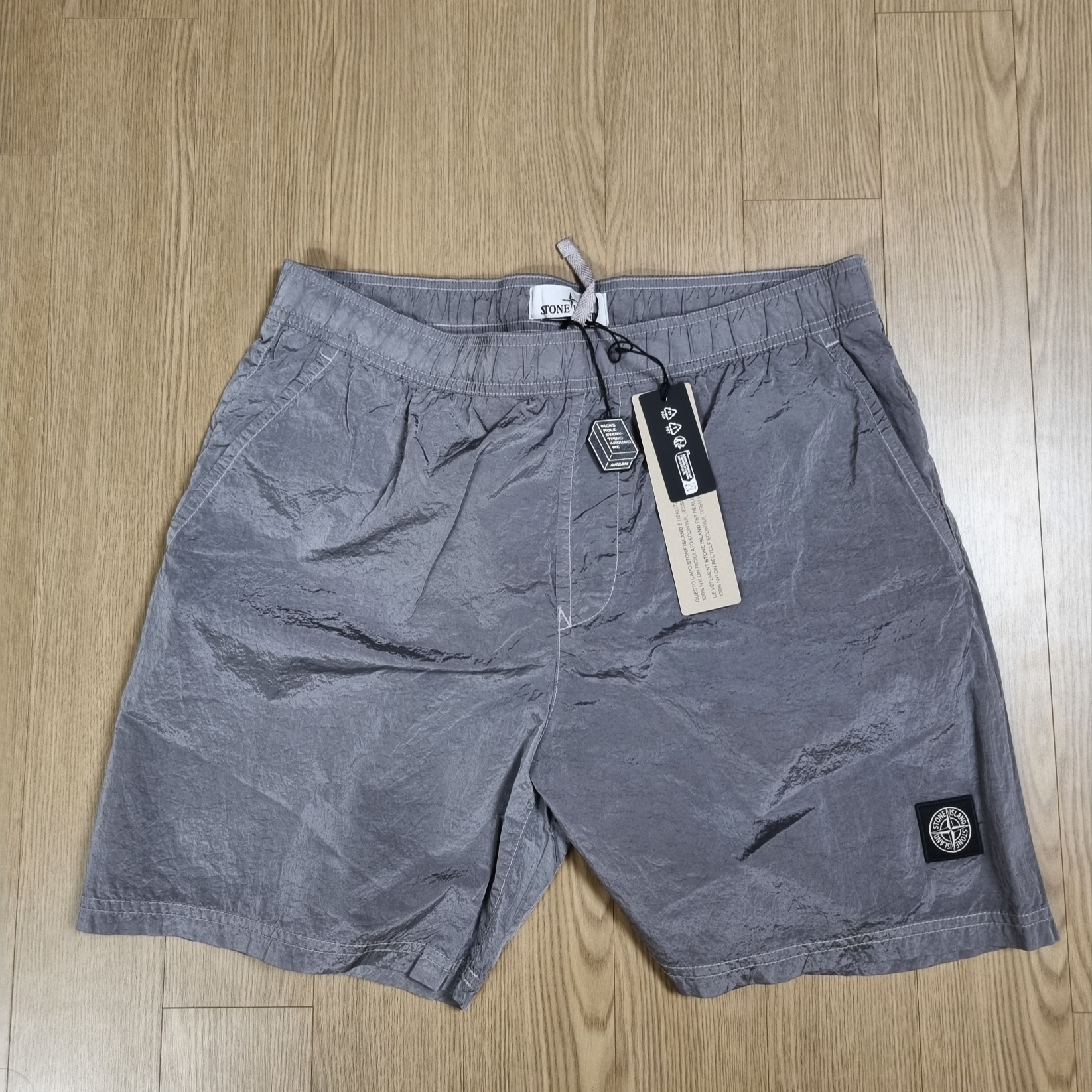 Stone Island B0943 Nylon Metal Swimming Trunk Light Grey - 24SS 착용 스타일