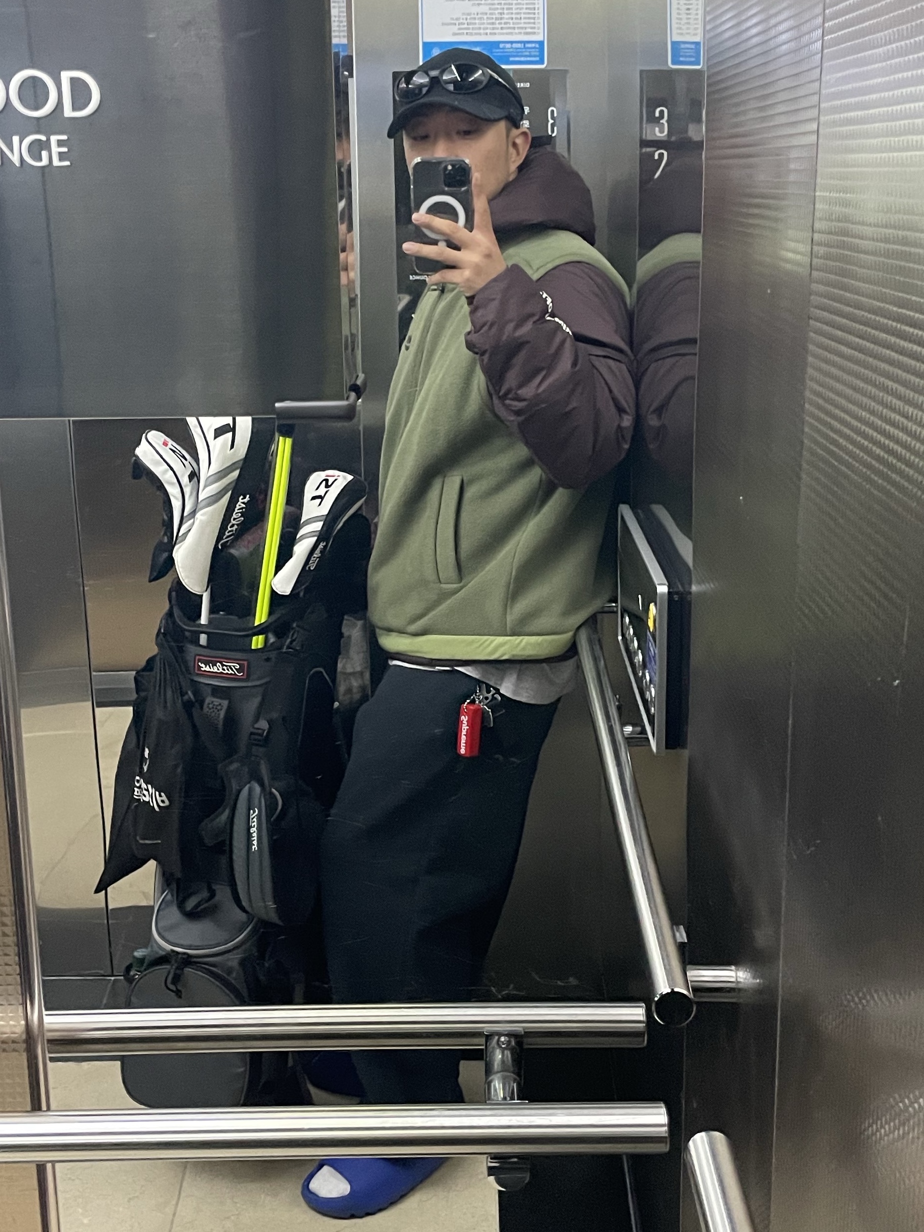Adidas Yeezy Slide Azure, Oakley Eye Jacket Redux Matte Black Frame Prizm Grey Lenses High Bridge Fit 착용 스타일 - 2