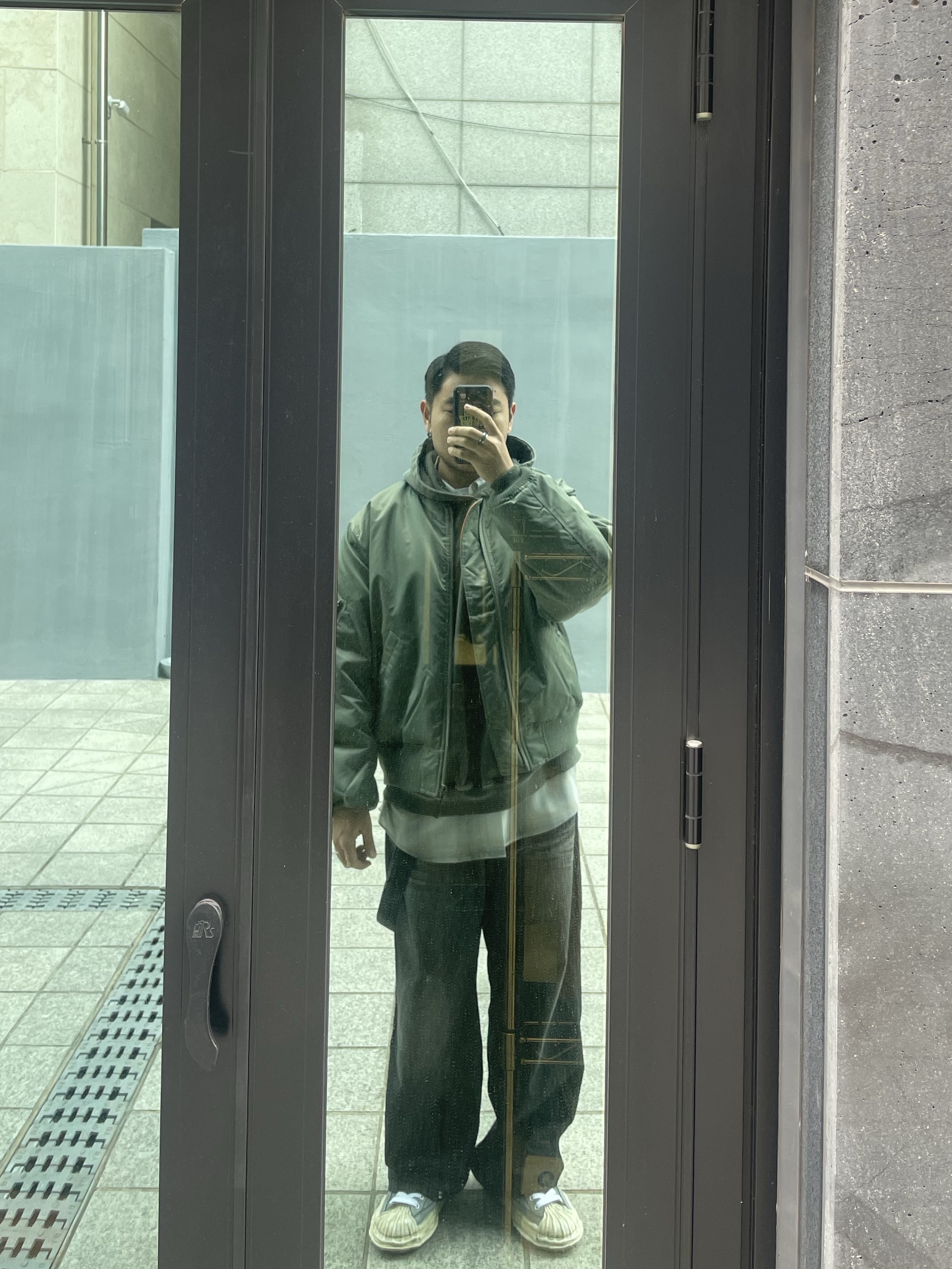 Undermycar Mu.08 Anti Fxxking Logo Play Oversized Pigment Hoodie Khaki, Maison Mihara Yasuhiro Blakey VL OG Sole Leather Low-top Sneakers Black 착용 스타일