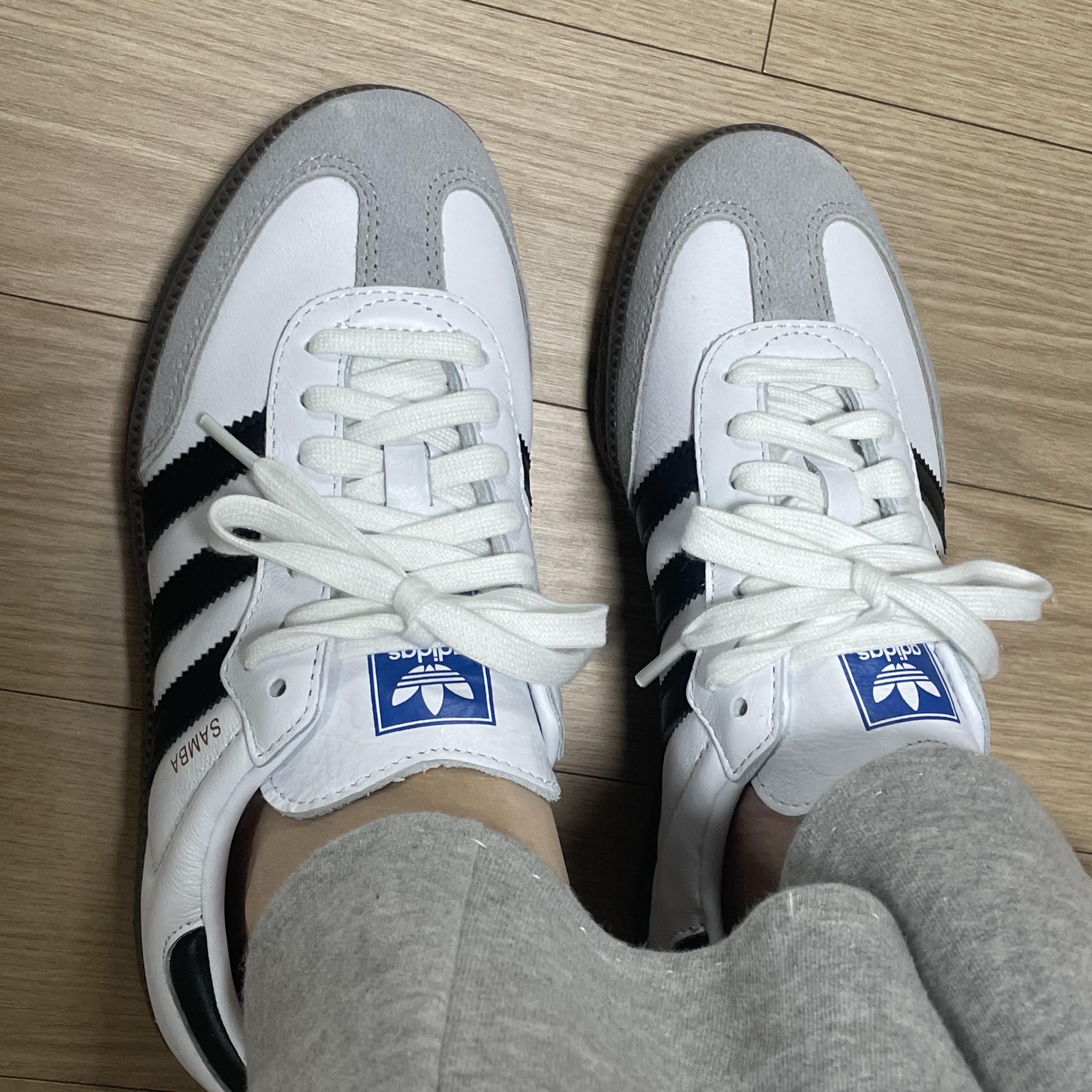 Adidas Samba OG Cloud White 착용 스타일 - 2