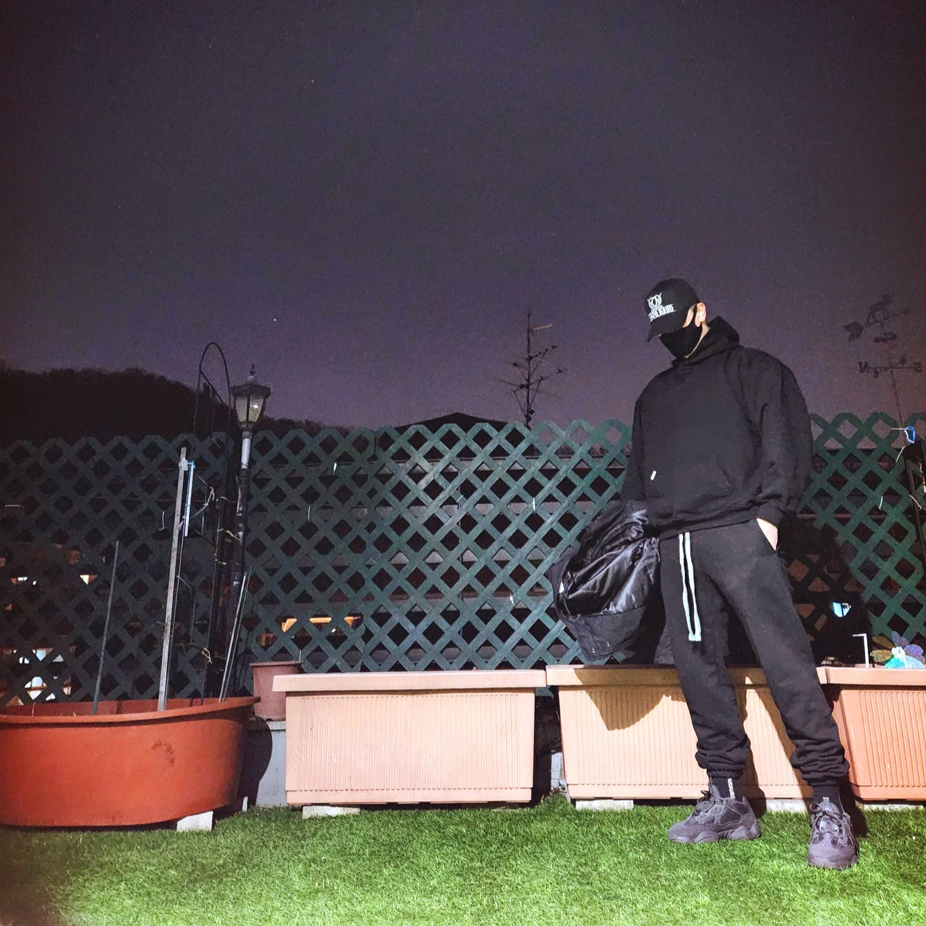 Adidas Yeezy 500 Utility Black 2018/2020 착용 스타일 - 1