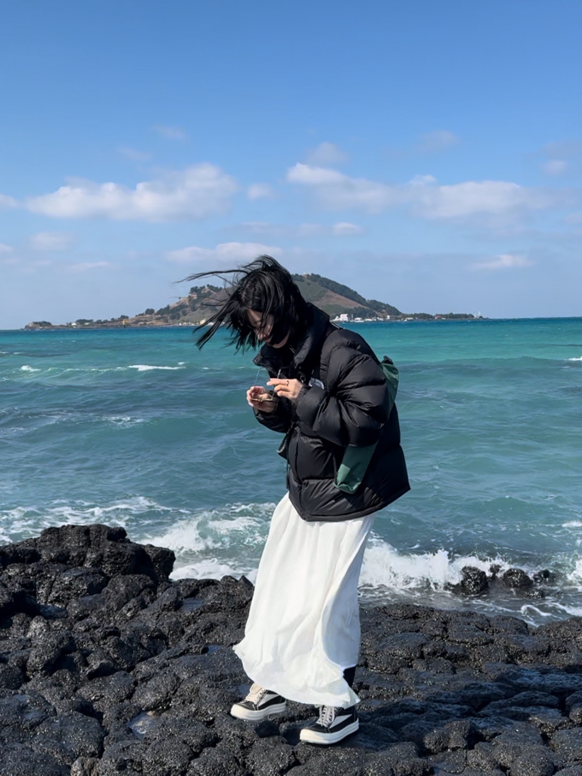 Rick Owens Drkshdw Suede Vintage Sneakers Dark Dust Pearl Milk White, Tiffany & Co. Return to Tiffany Heart Tag Toggle Necklace Medium Silver 착용 스타일 - 1