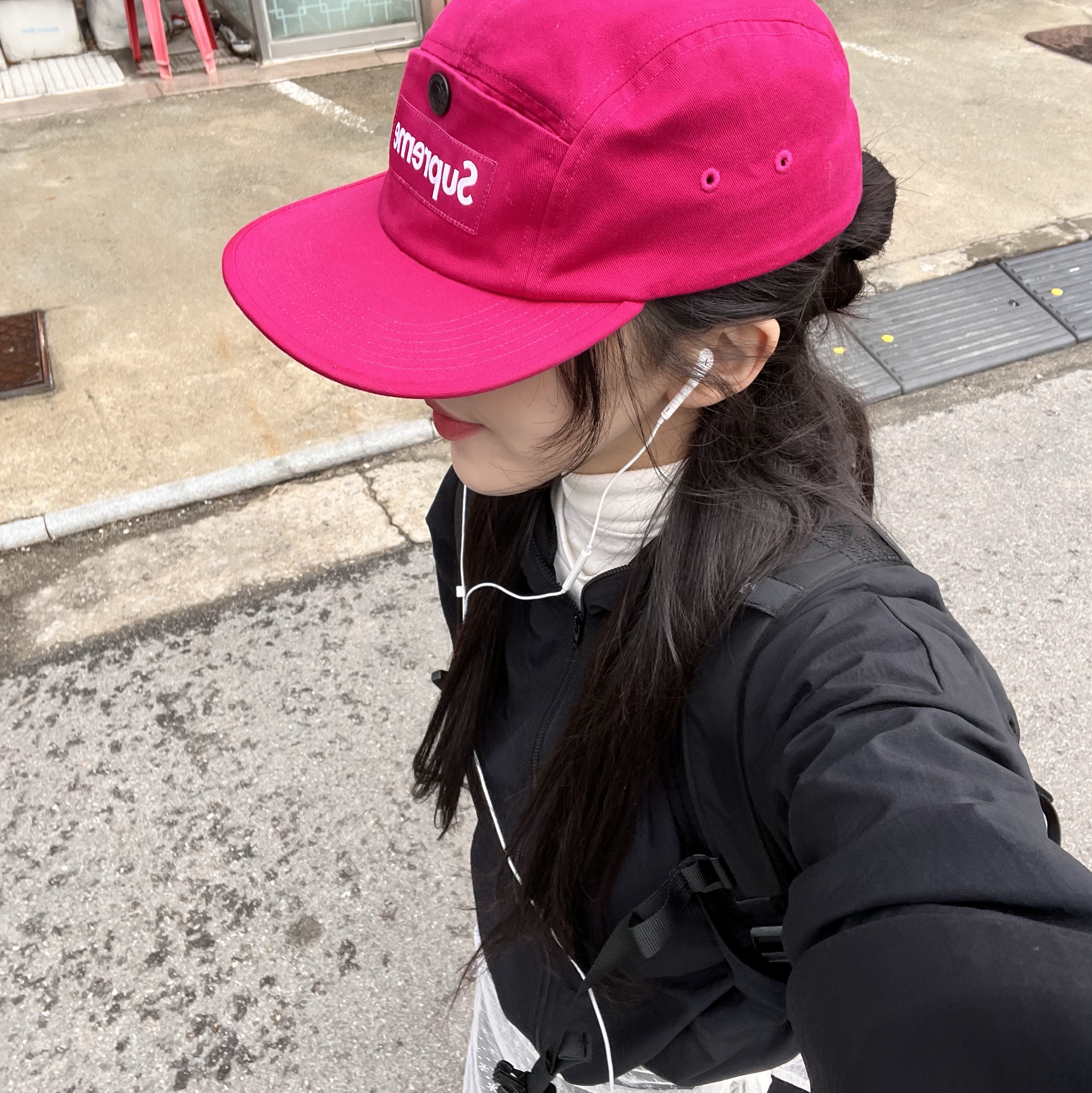 Supreme Snap Pocket Camp Cap Dark Magenta - 23FW 착용 스타일 - 2