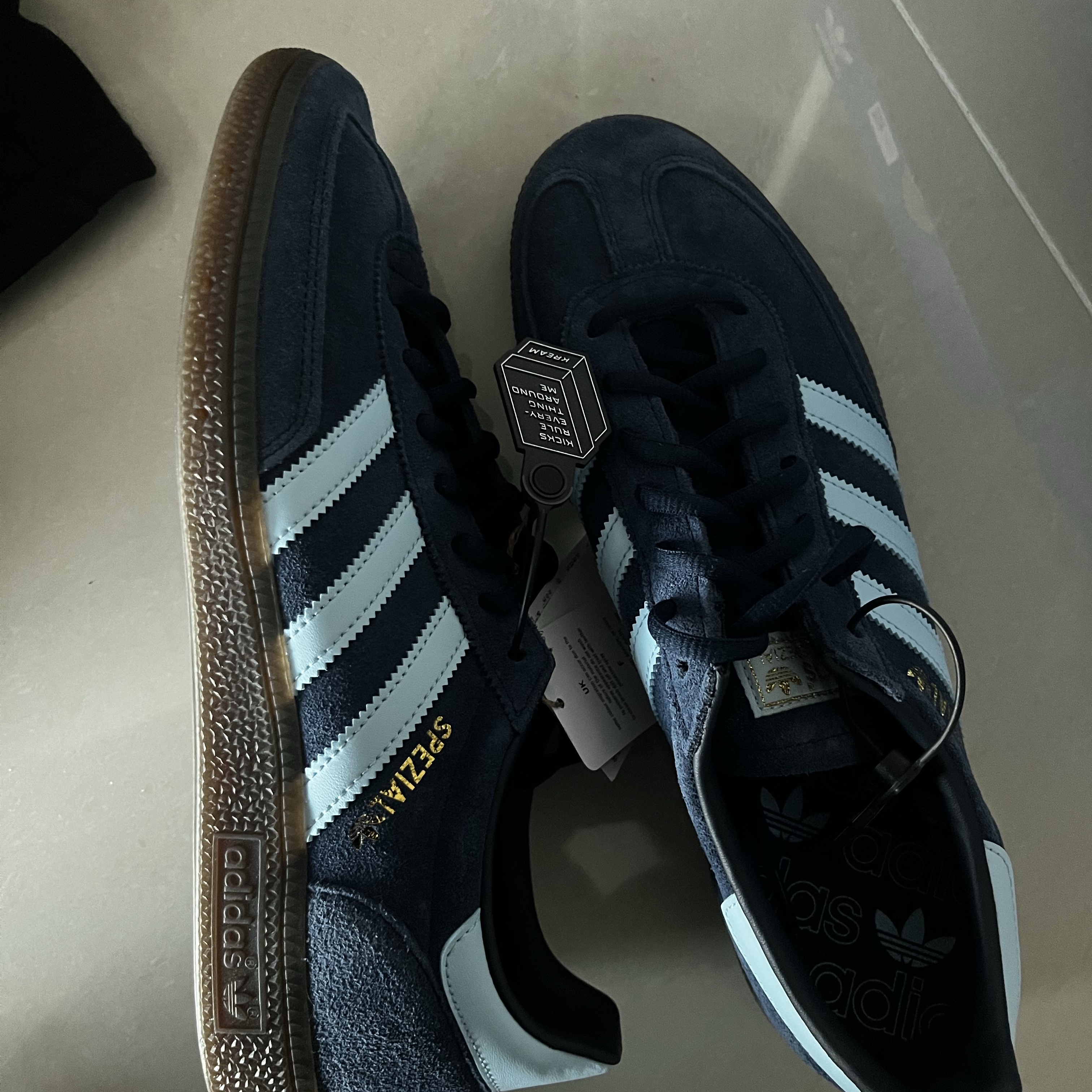 Adidas Spezial Handball Collegiate Navy 착용 스타일 - 2