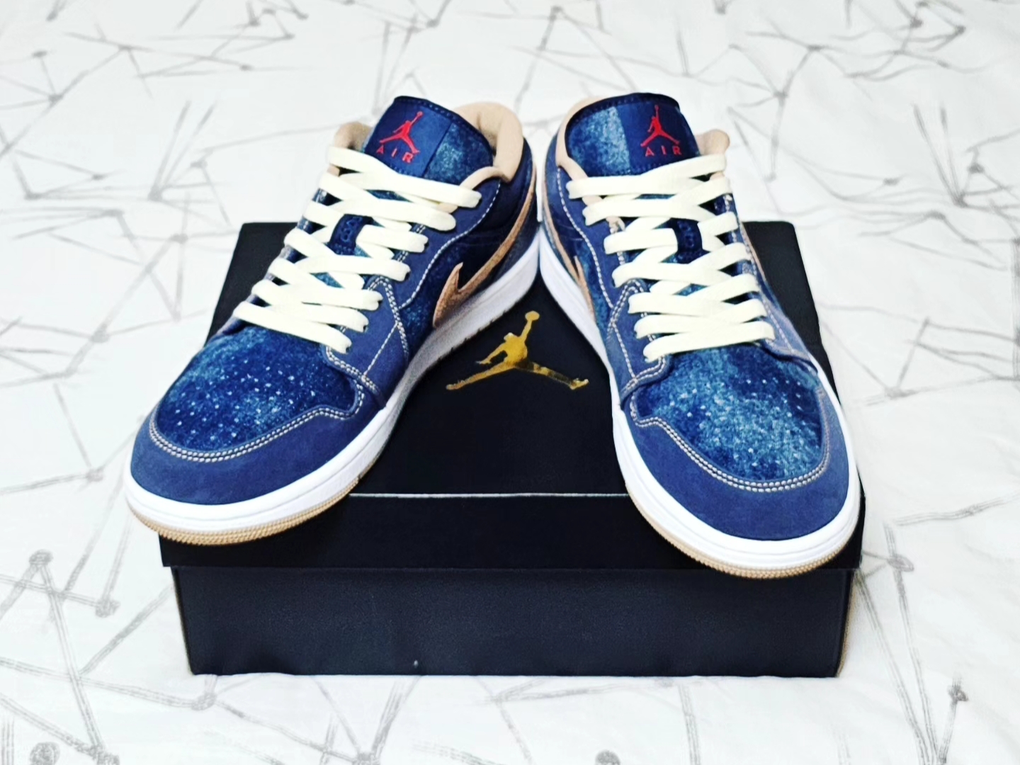 Jordan 1 Low SE Denim 착용 스타일 - 3