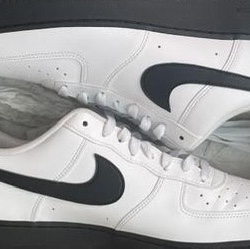Nike Air Force 1 Low White Black Midsole 착용 스타일