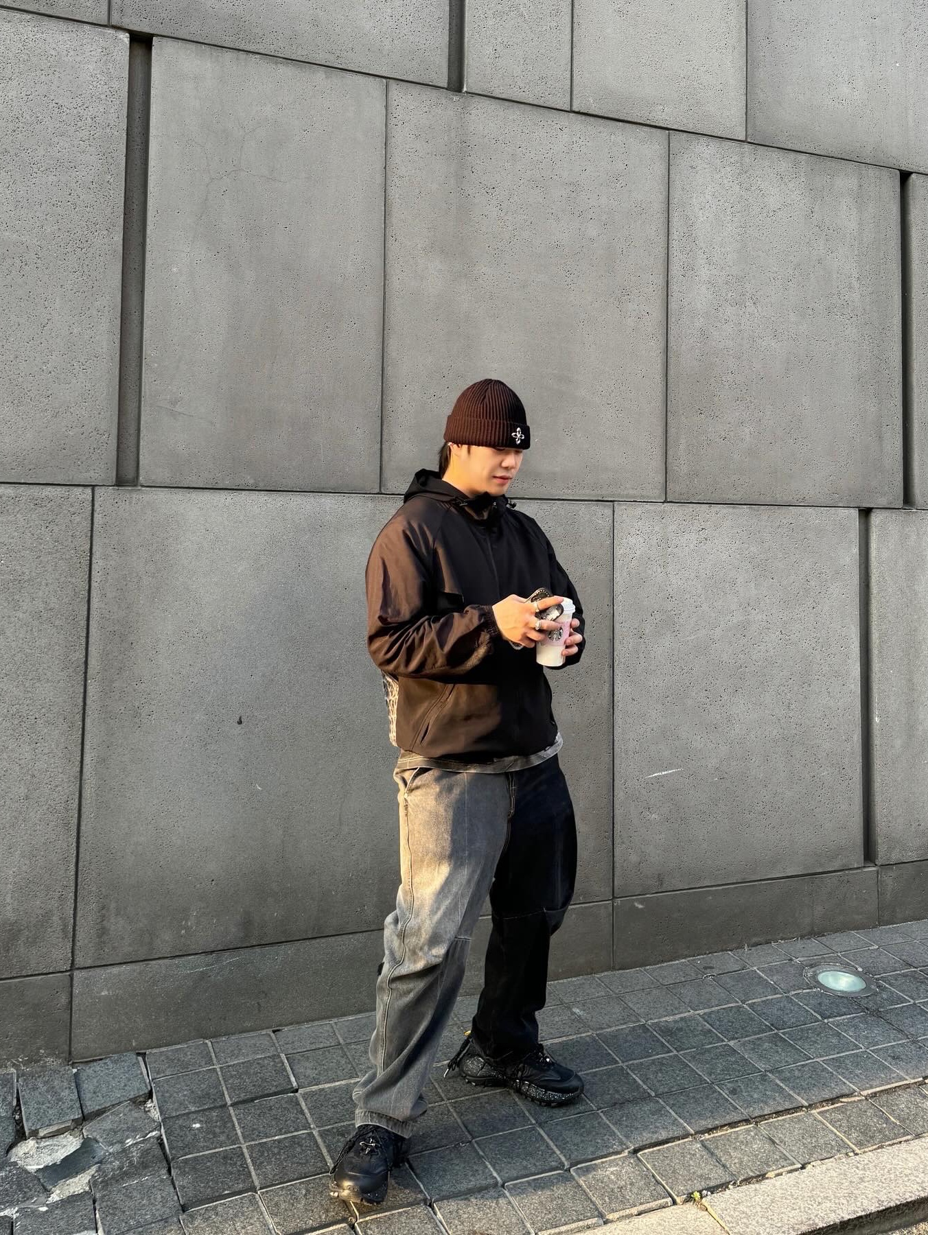 Surgery Clover Logo Beanie Ver.2 Black, Xlim EP.5 07 Jacket Black 착용 스타일 - 3