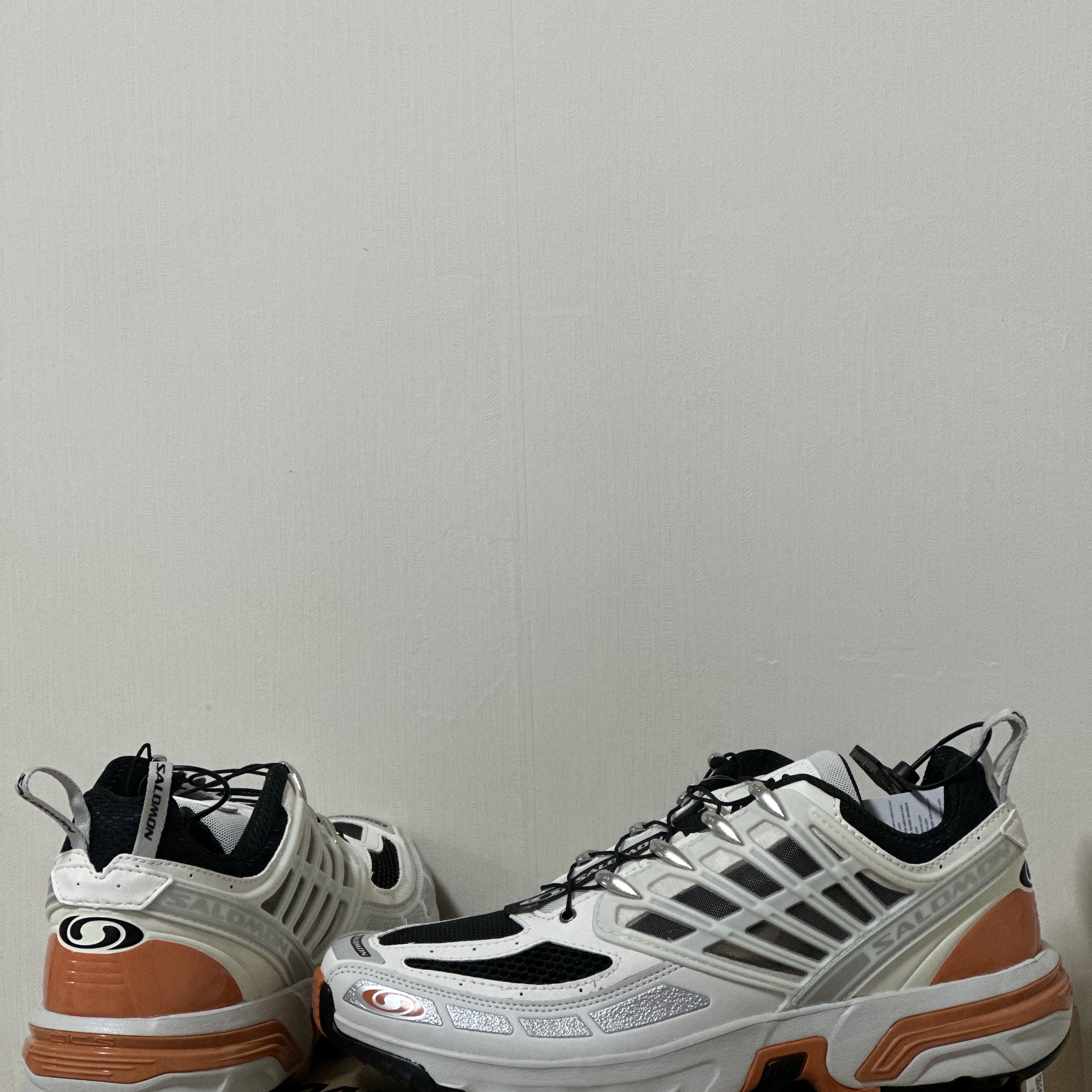 Salomon ACS Pro Vanila Ice Lunar Rock 착용 스타일 - 3