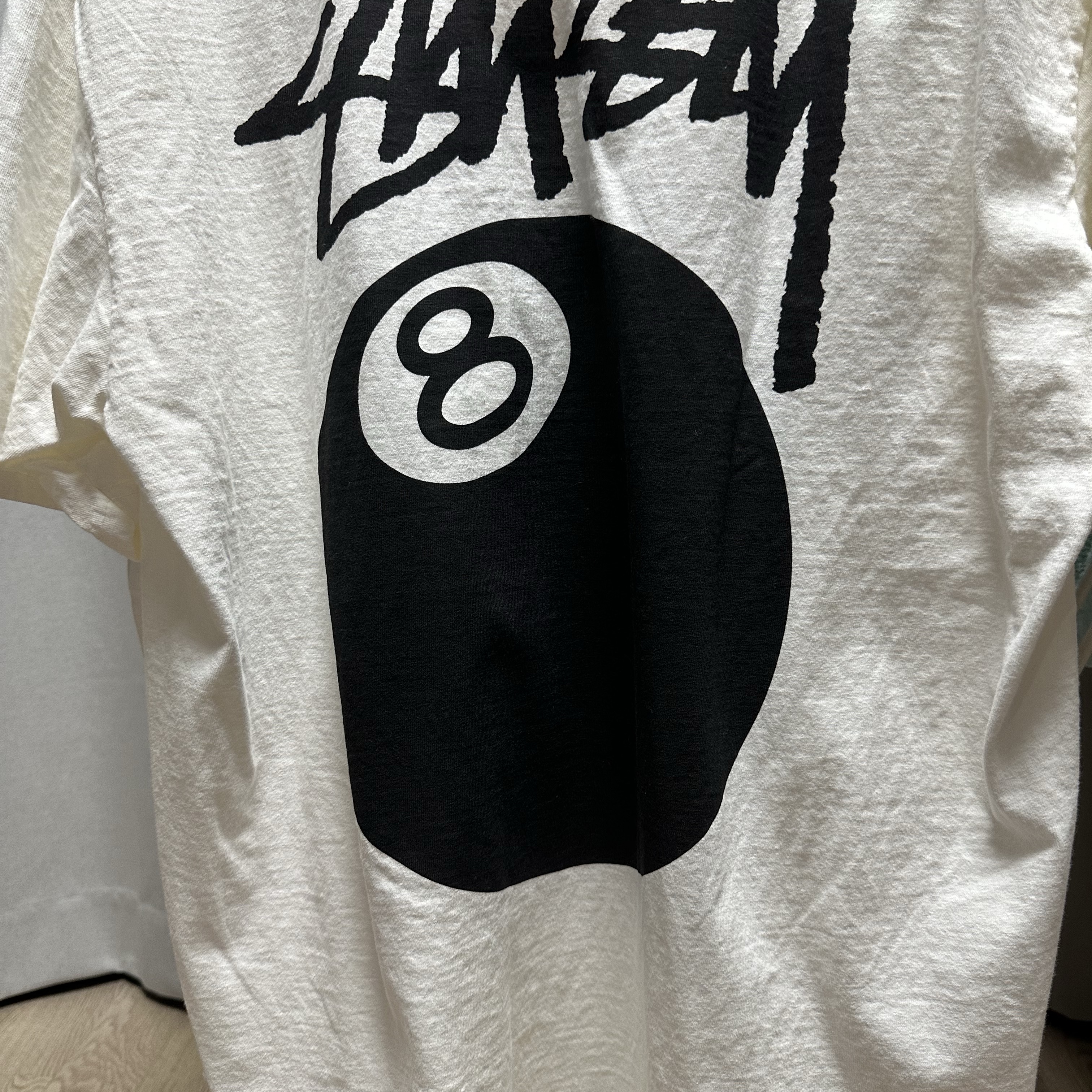 Stussy 8 Ball Pigment Dyed T-Shirt Natural, Stussy Tough Gear T-Shirt White 착용 스타일 - 1
