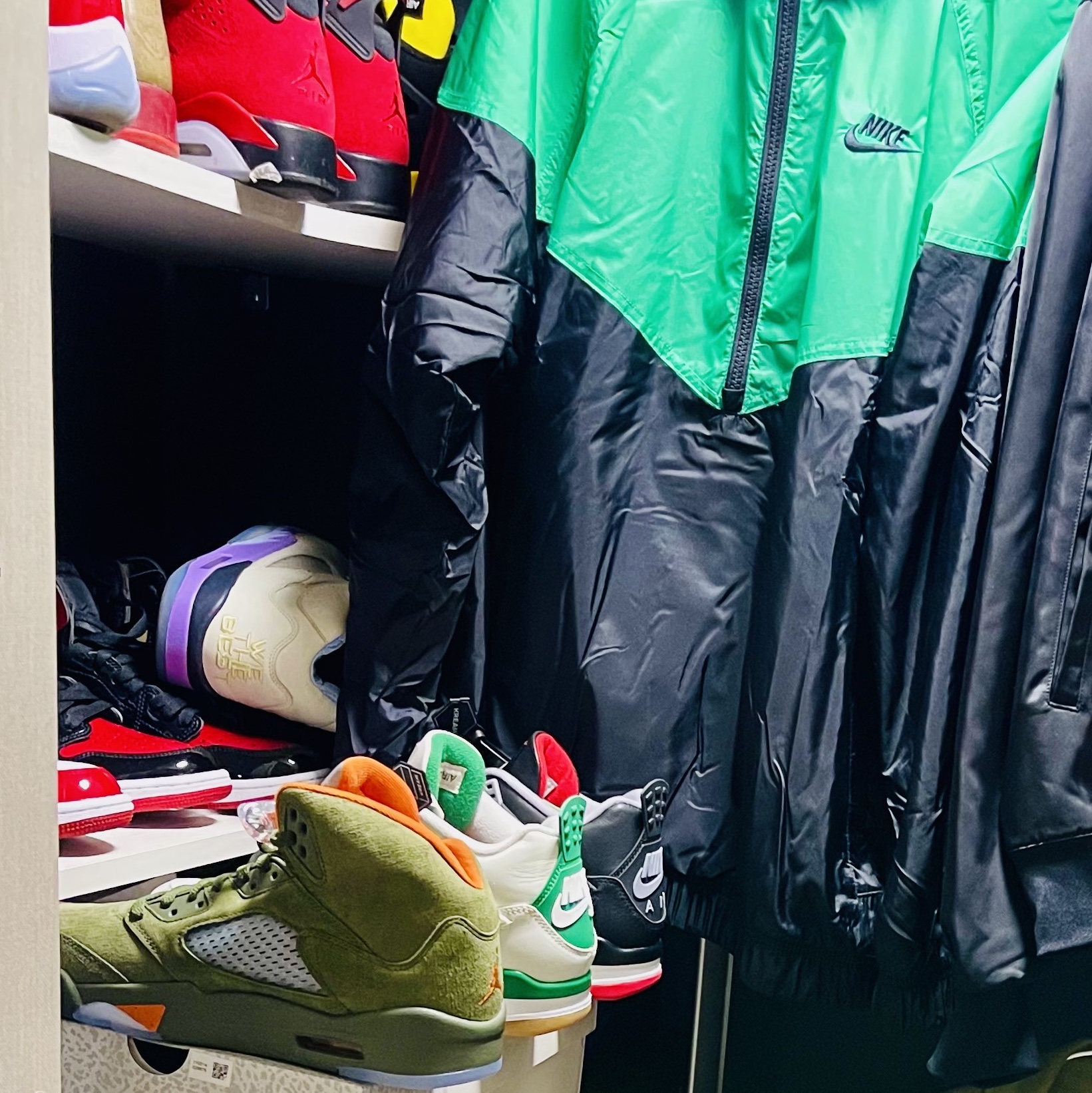 Jordan 5 Retro Olive 2024, Jordan 4 Retro Bred Reimagined 착용 스타일 - 1