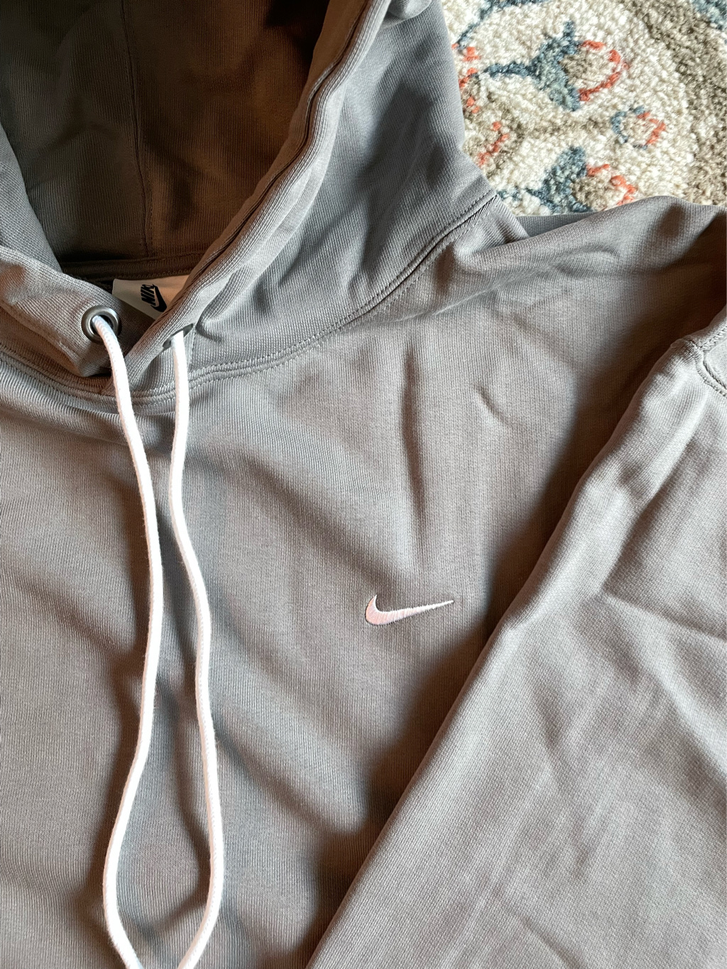 Nike Solo Swoosh French Terry Pullover Hoodie Flat Pewter - Asia 착용 스타일 - 2