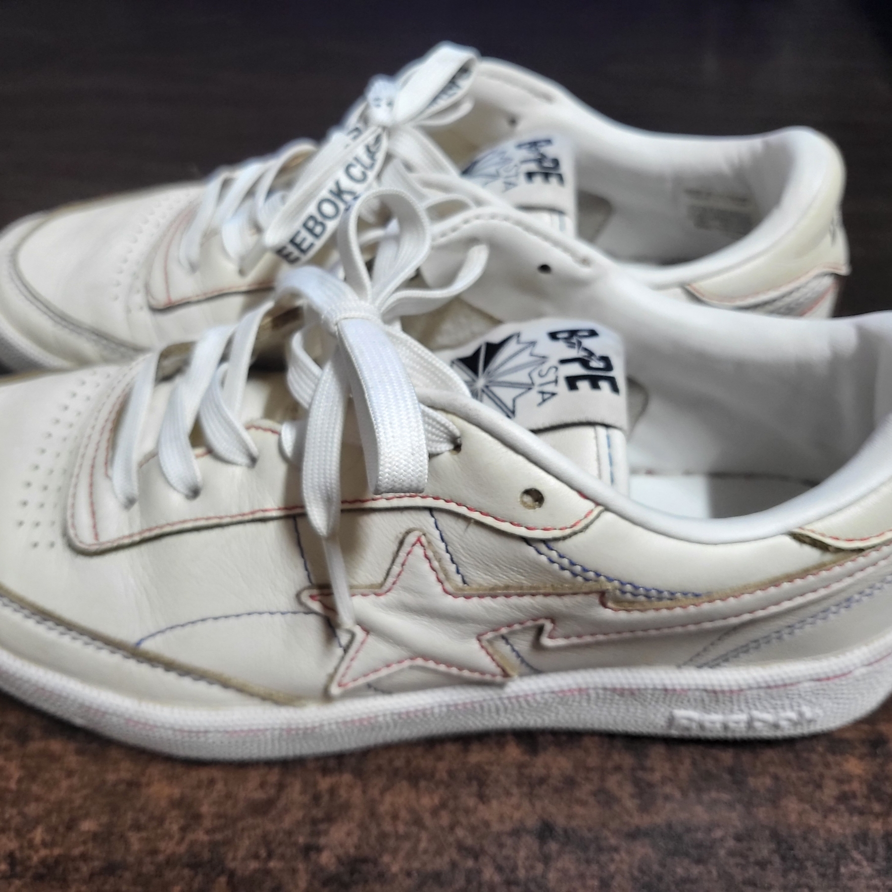 Reebok x BAPE Club C 85 White Contrast Stitch 착용 스타일 - 1