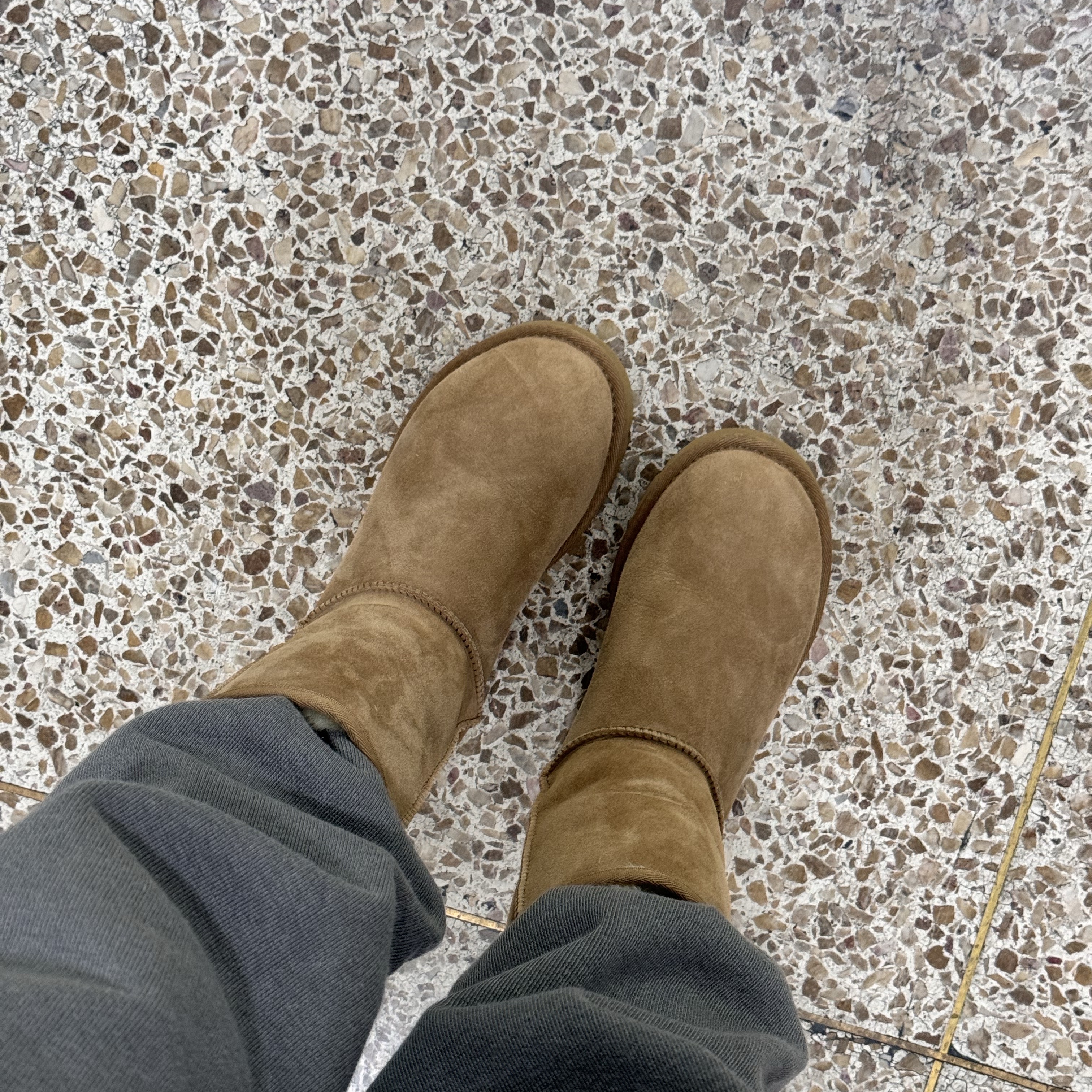 (W) UGG Classic Short II Boots Chestnut 착용 스타일