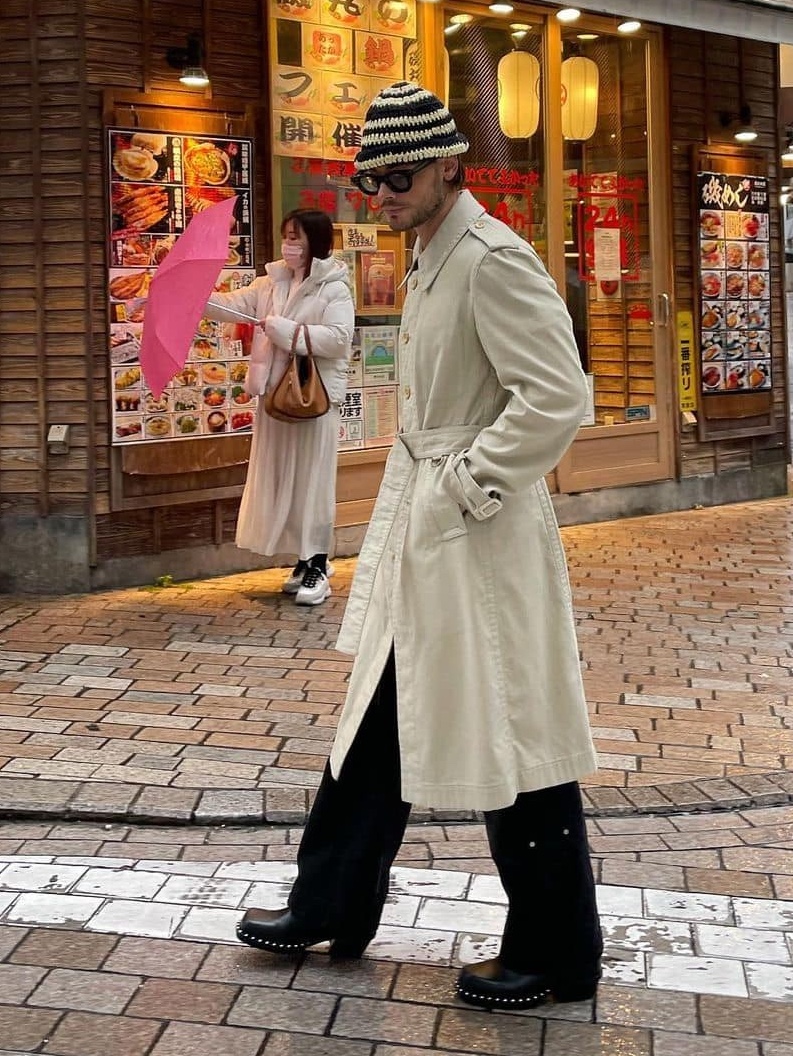Supreme x Burberry Leather Collar Trench Beige - 22SS, Nike x Martine Rose Trench Jacket Khaki - Asia 착용 스타일 - 5