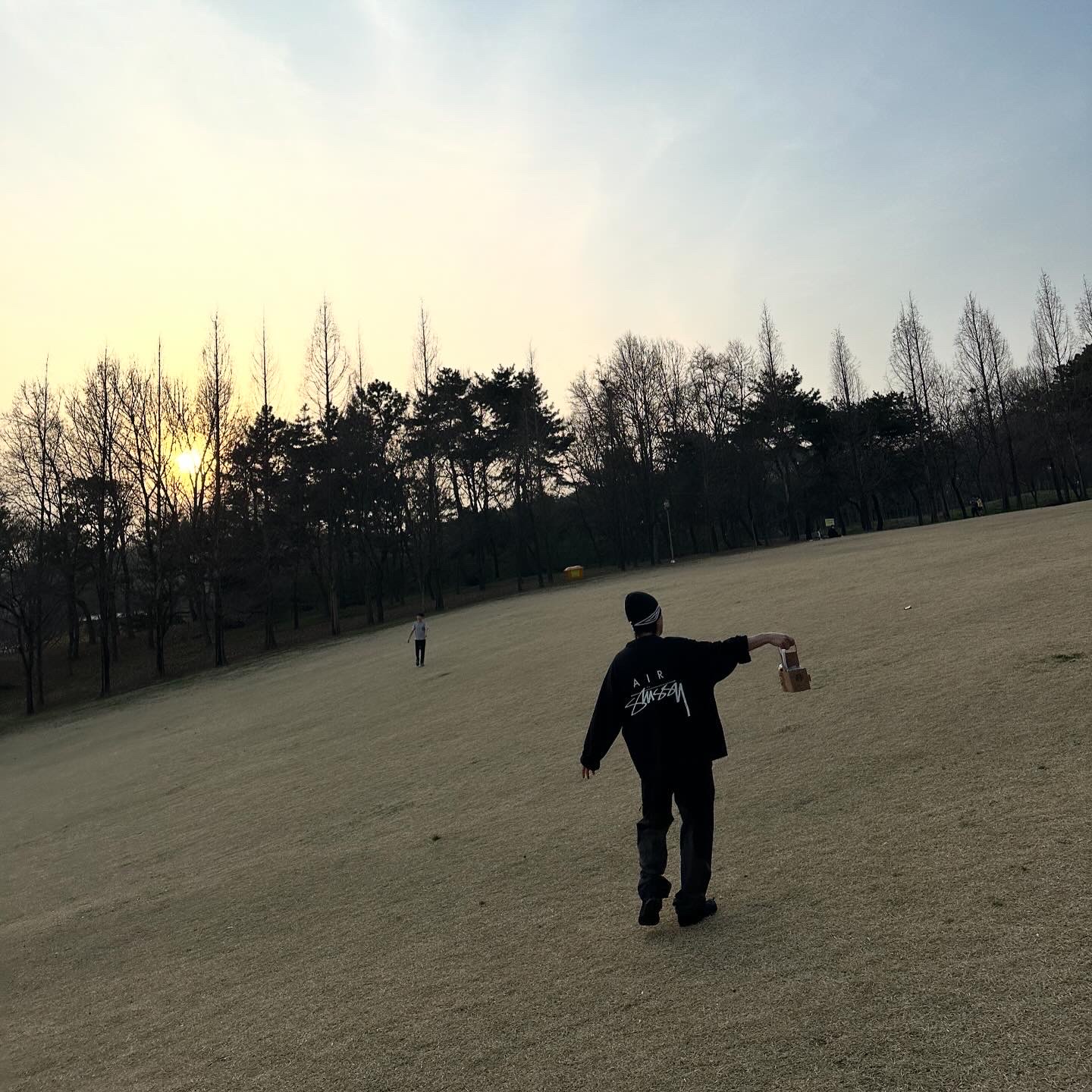 Palace x Umbro Beanie Black - 24SS, Nike x Stussy Long Sleeve Top Black (FJ9164-010) 착용 스타일 - 3
