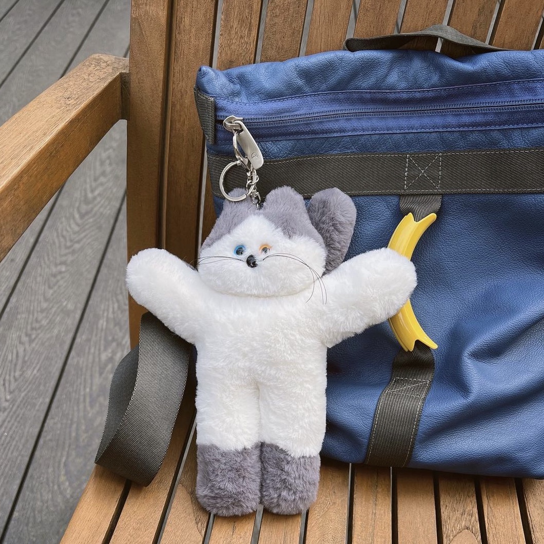 Lelbobrown Oversize Keyring Delicius 착용 스타일