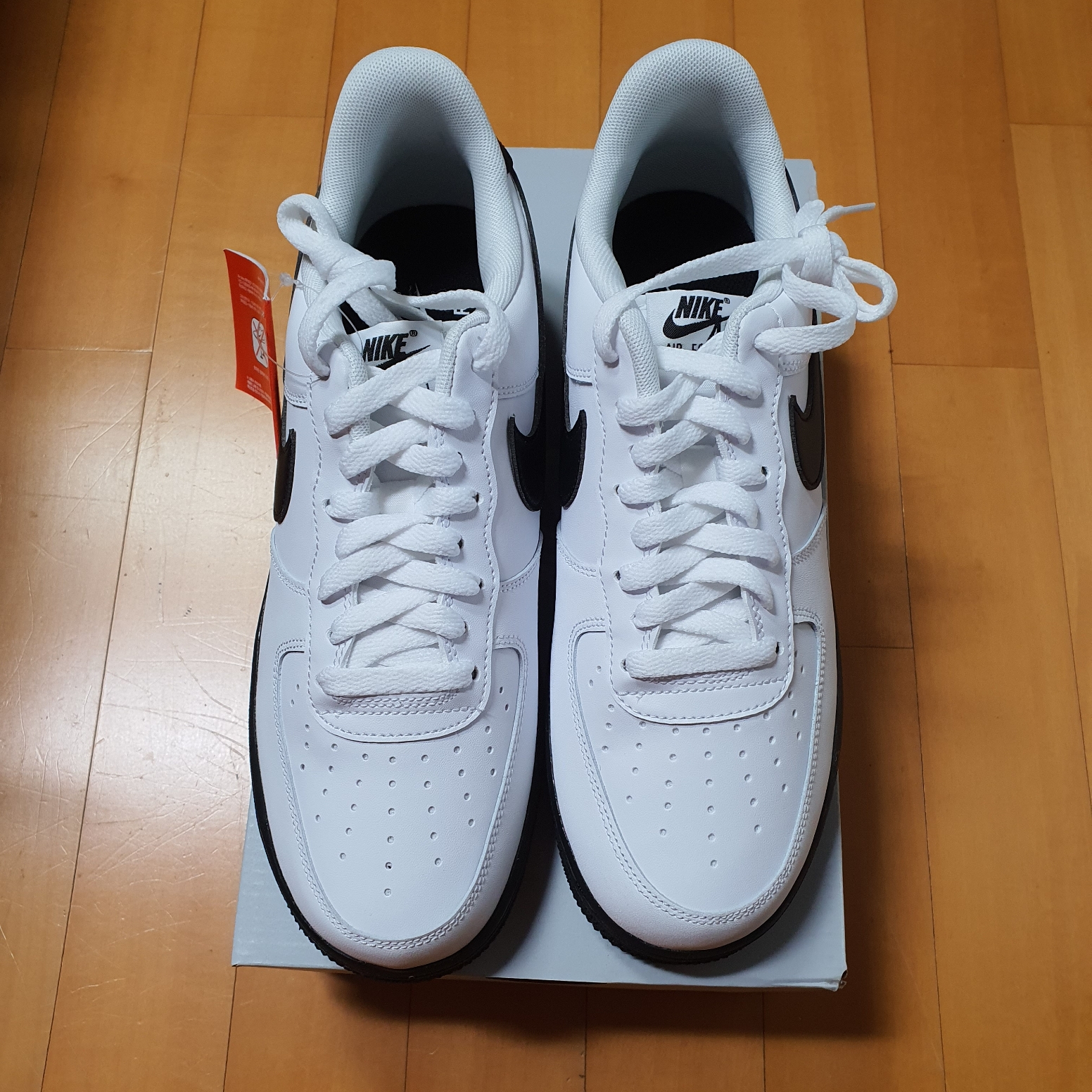 Nike Air Force 1 Low White Black Midsole 착용 스타일