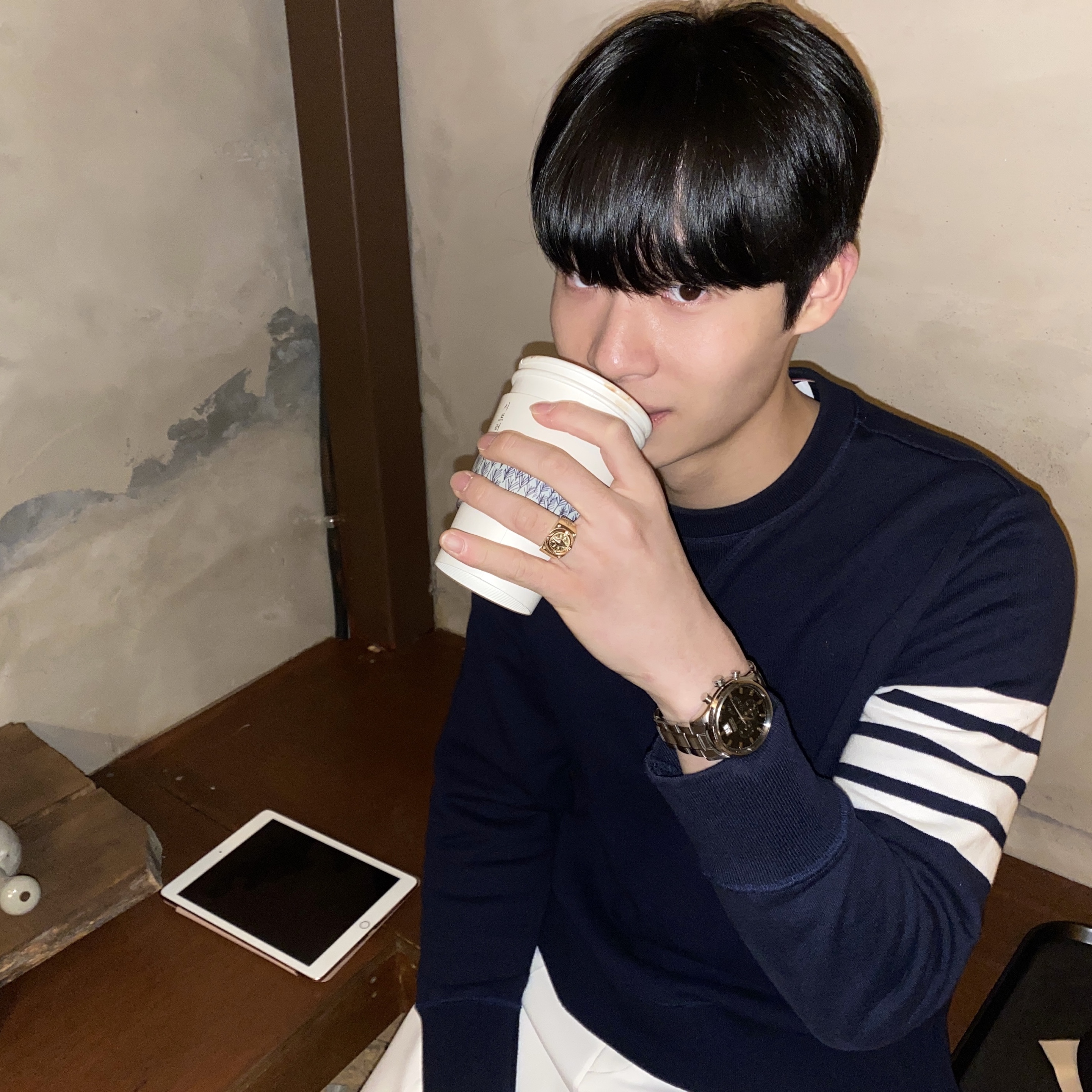 Thom Browne Engineered 4-Bar Sweatshirt Navy 착용 스타일