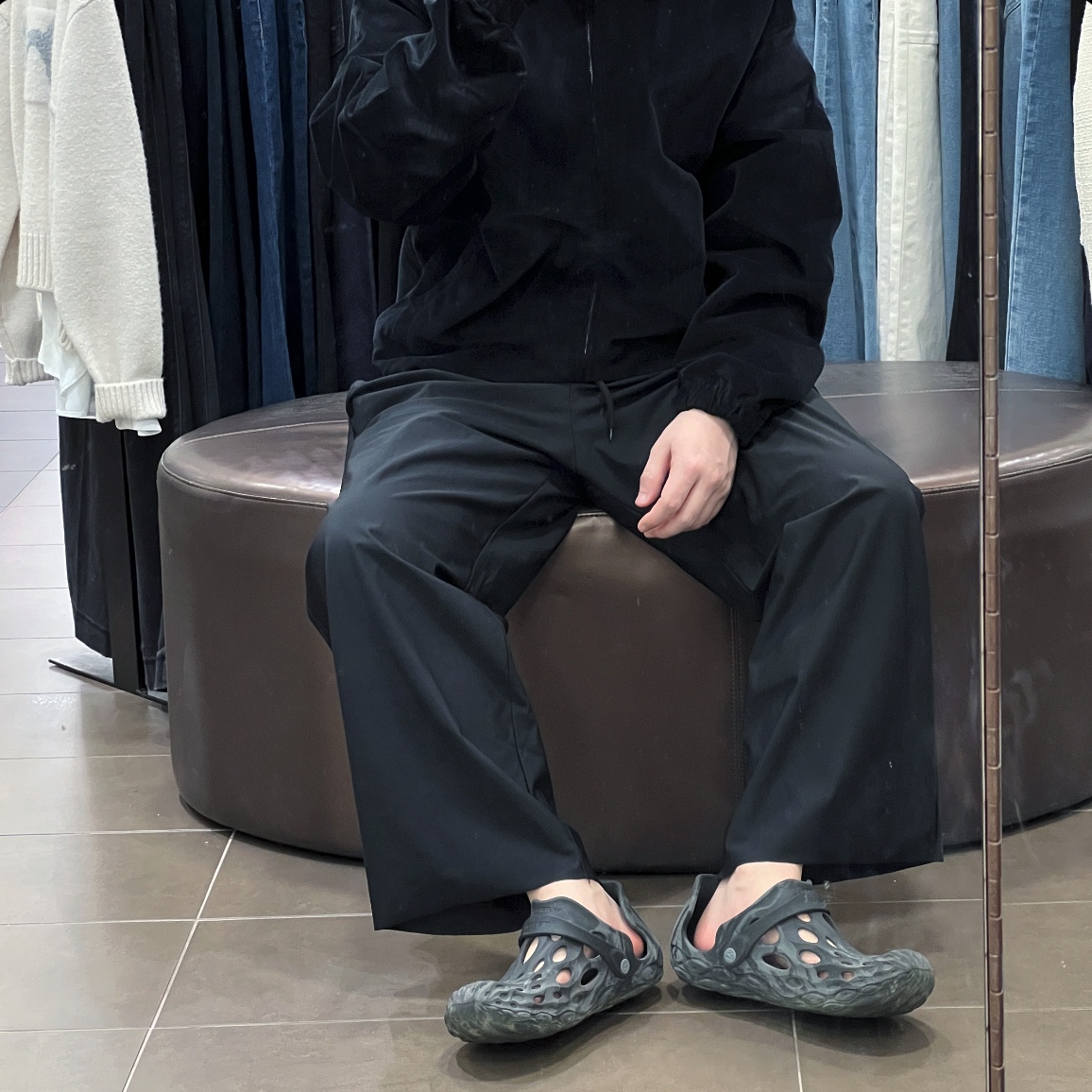 Merrell Hydro Moc Black, Nike Life Oversized Harrington Jacket Black 착용 스타일