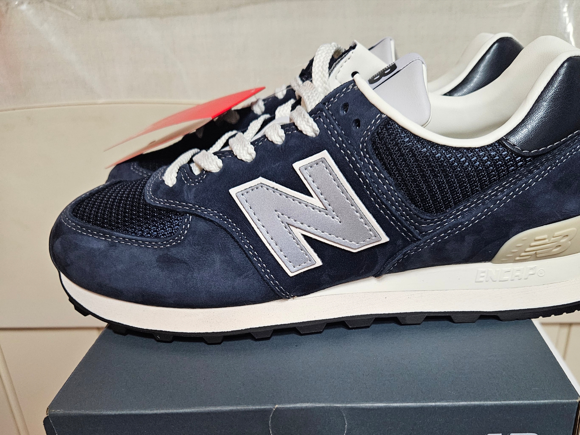 New Balance x Pottery 574 Premium Hard Navy 착용 스타일