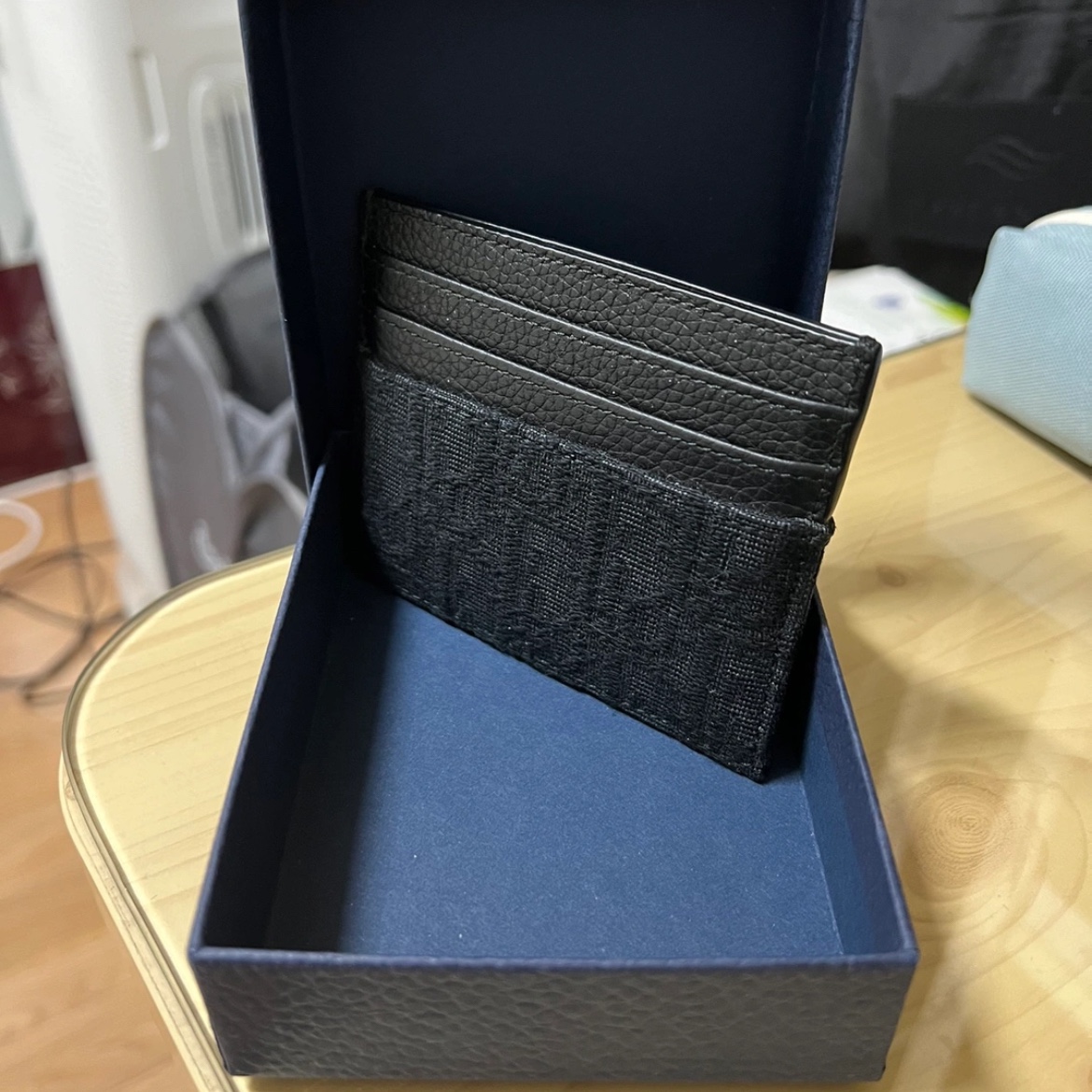Dior Card Holder Black Dior Oblique Jacquard 착용 스타일