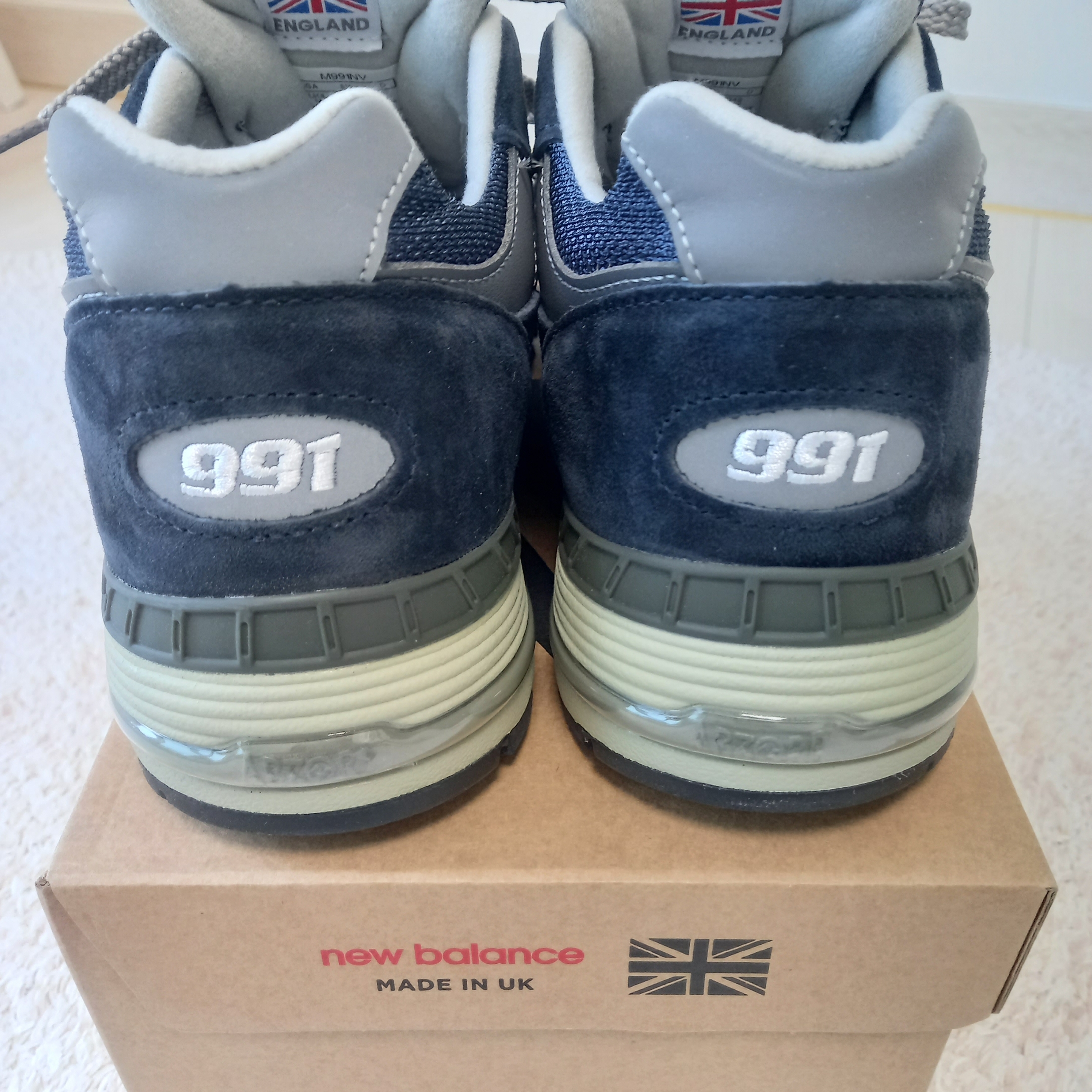 New Balance 991 Made in UK Navy, Stussy Small Stock Crew Socks White (3 Pack) 착용 스타일 - 9