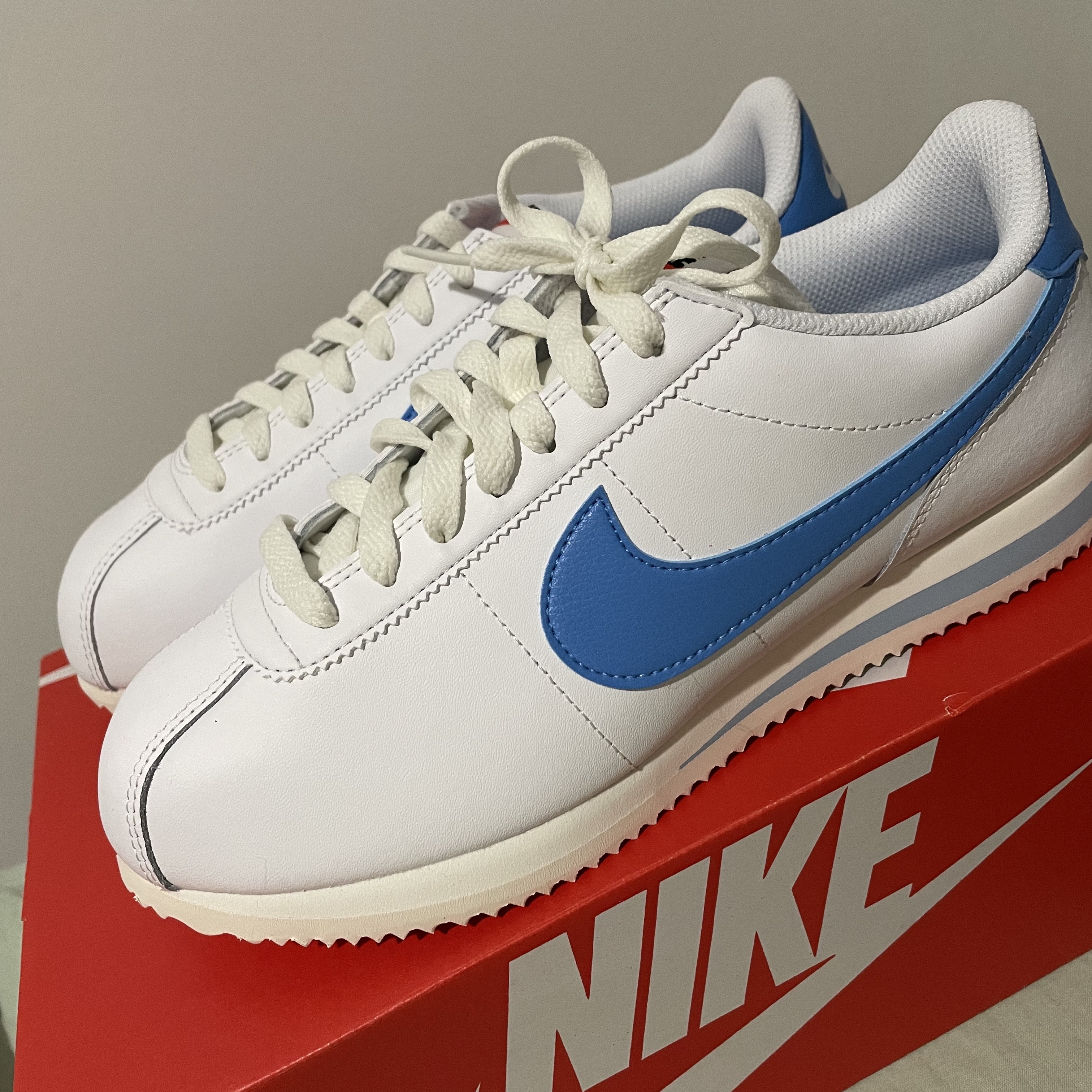 (W) Nike Cortez White University Blue 착용 스타일 - 1