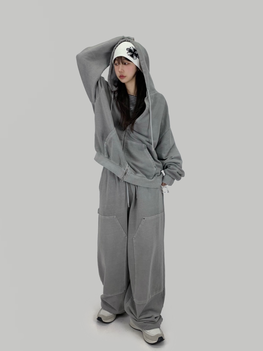 A.P.C. Run Around Sneakers White 착용 스타일 - 4
