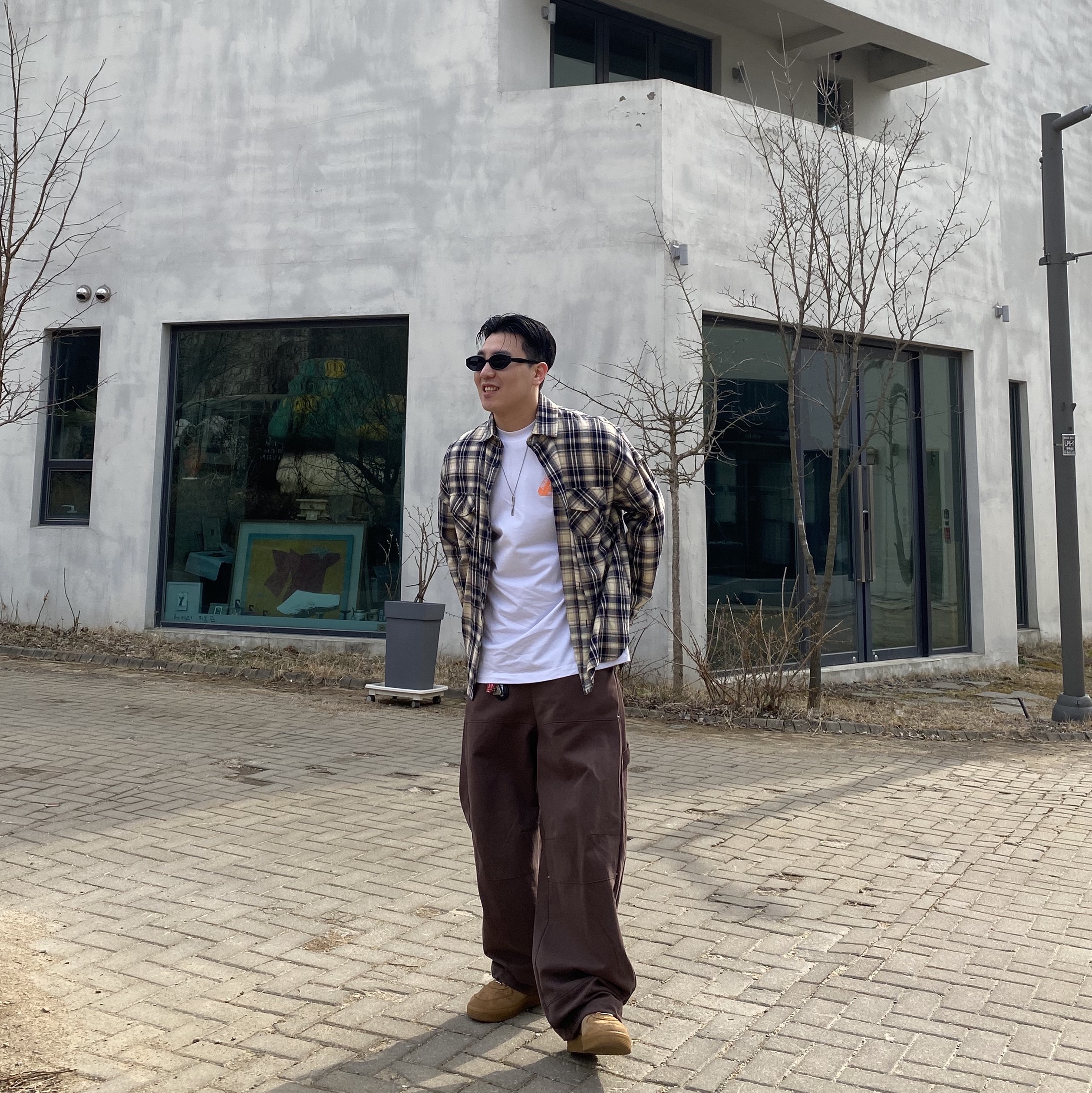 Palace Tri-Twister T-Shirt White - 23SS, Nike x Supreme Air Force 1 Low Flax 착용 스타일