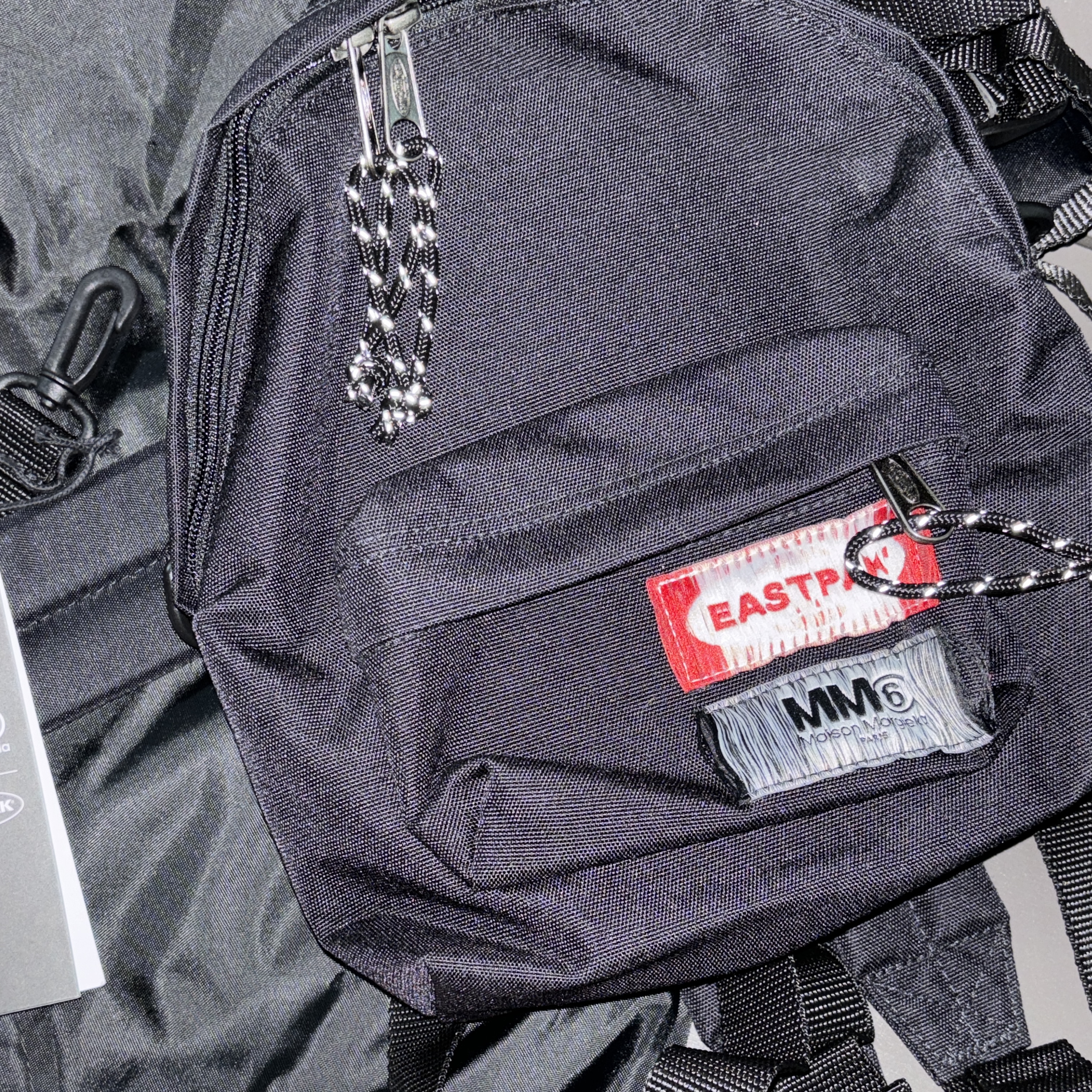 MM6 Maison Margiela x Eastpak Mini Shoulder Bag Black 착용 스타일